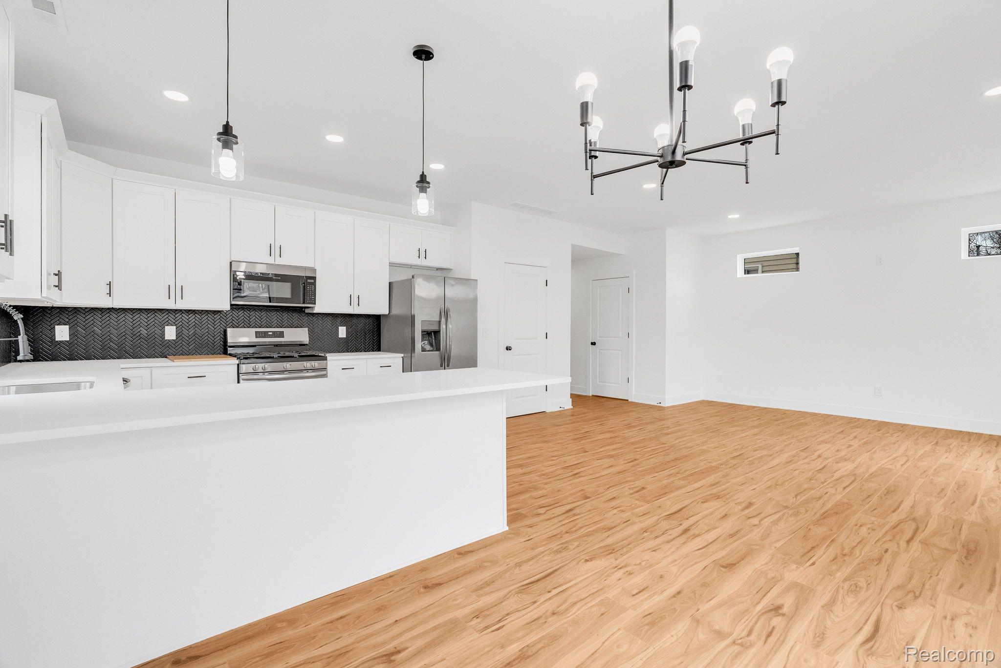 1203 E Evelyn Avenue
