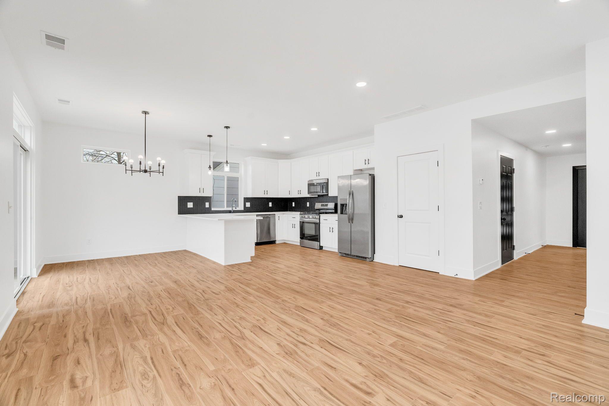 1203 E Evelyn Avenue