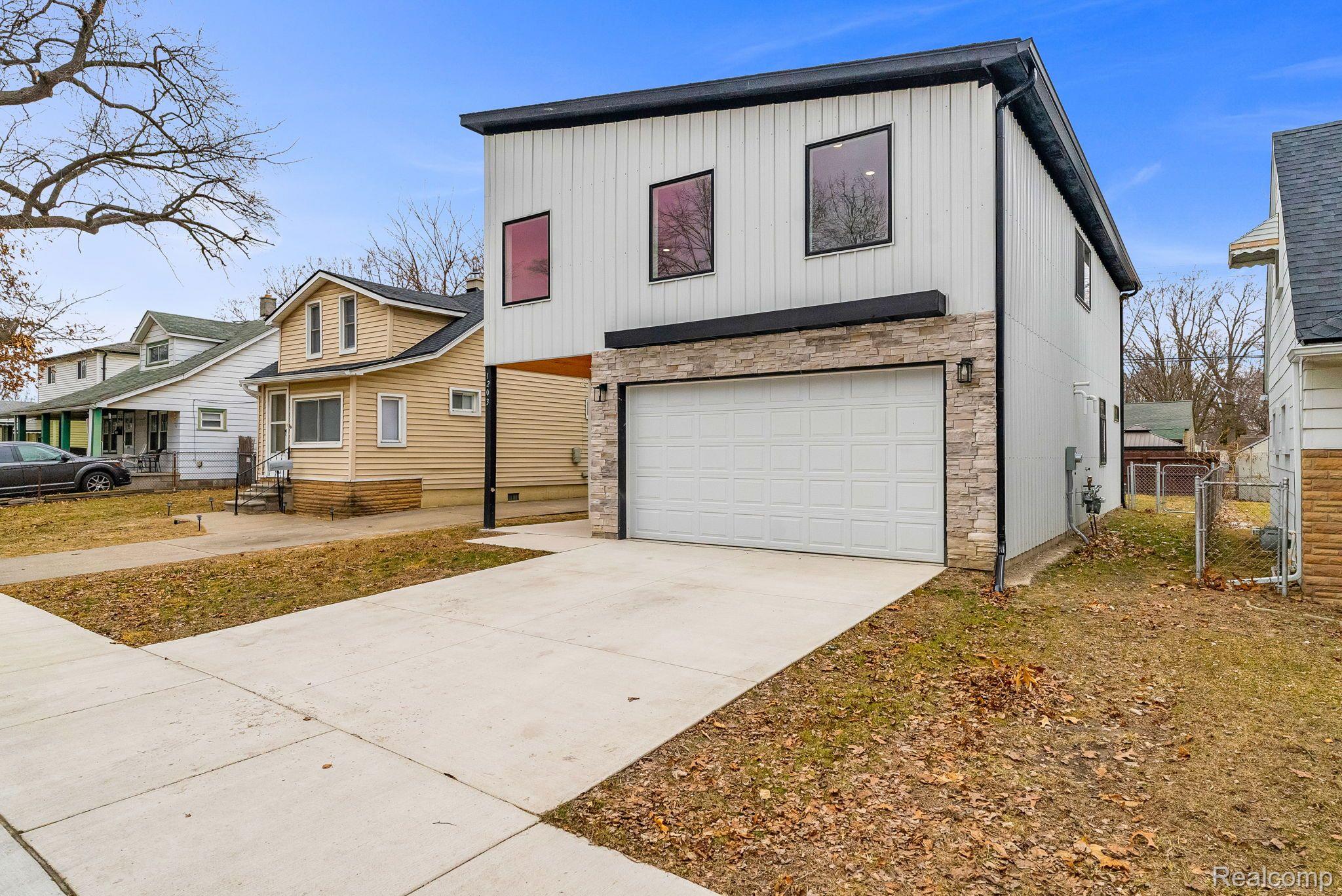 1203 E Evelyn Avenue
