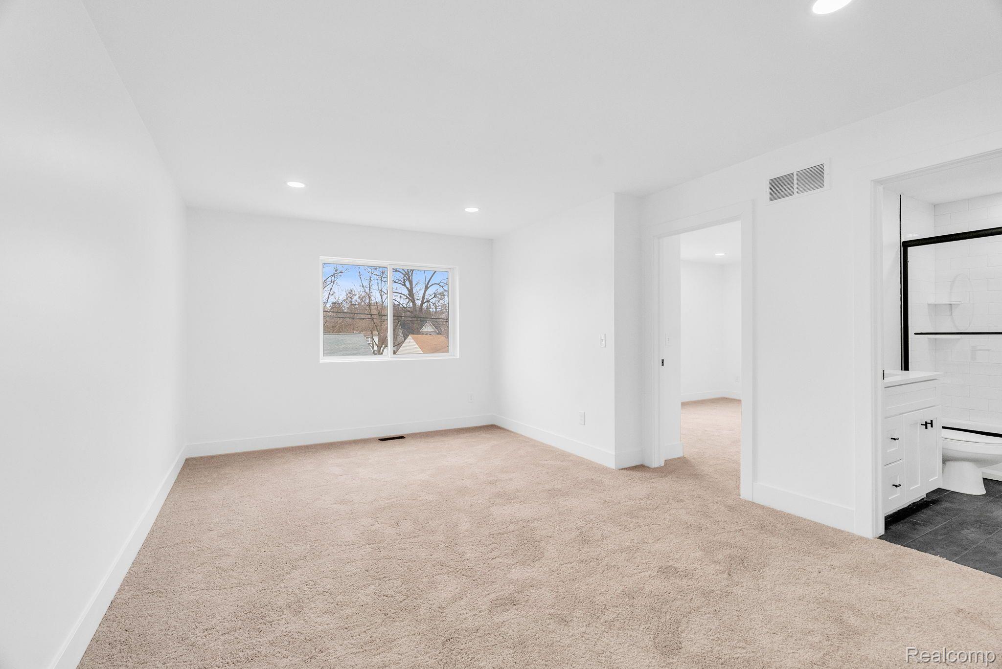 1203 E Evelyn Avenue