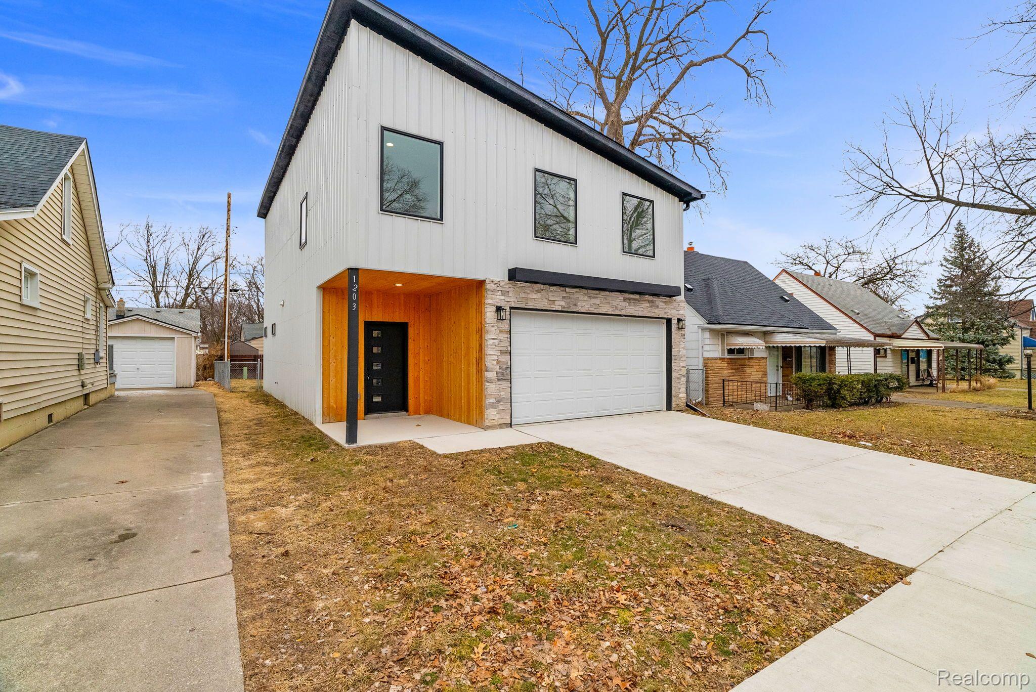 1203 E Evelyn Avenue