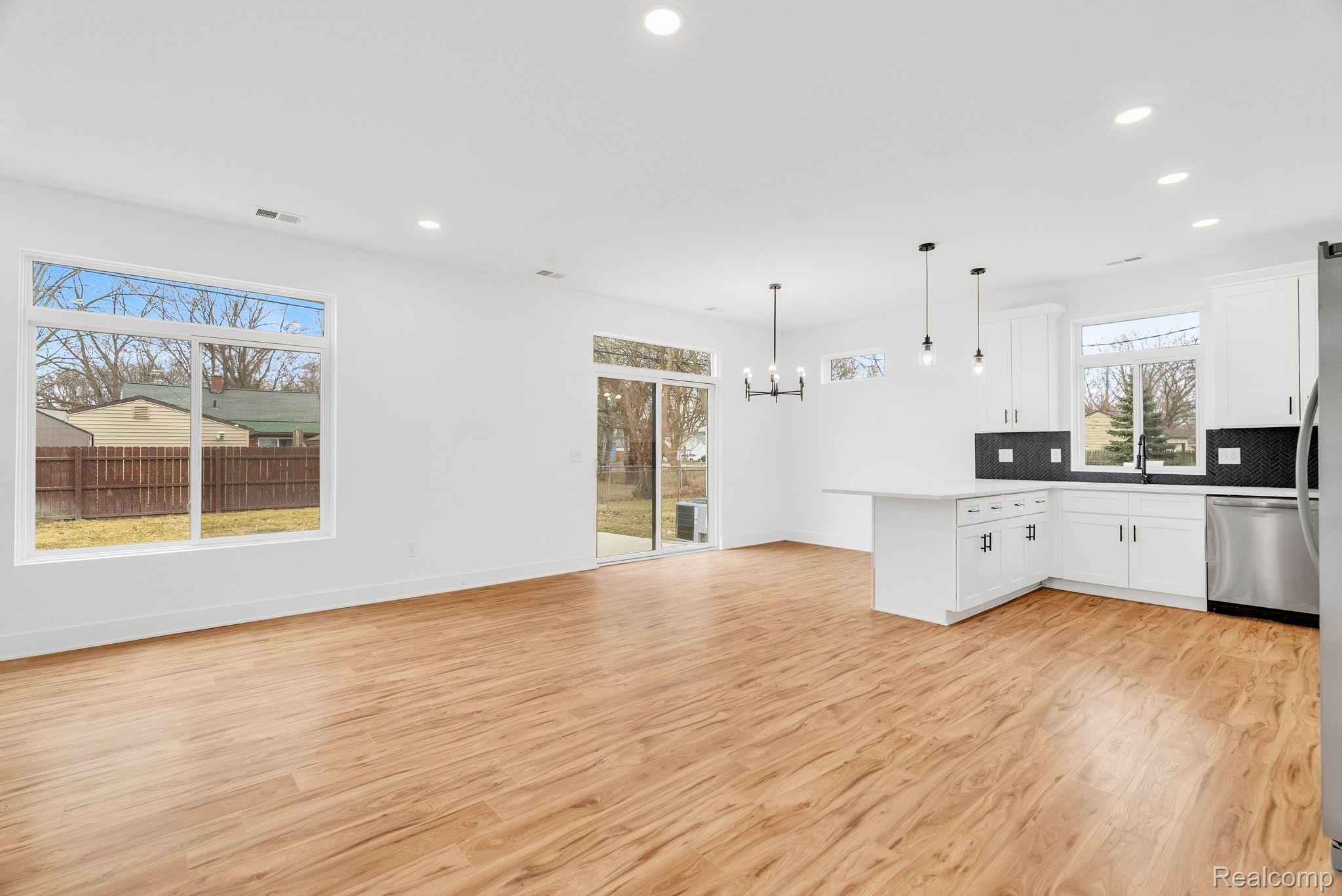 1203 E Evelyn Avenue