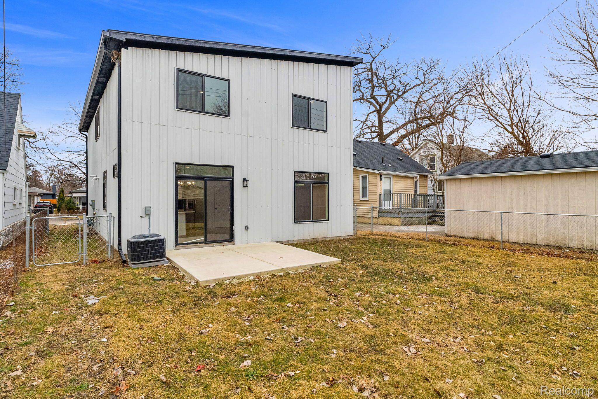 1203 E Evelyn Avenue