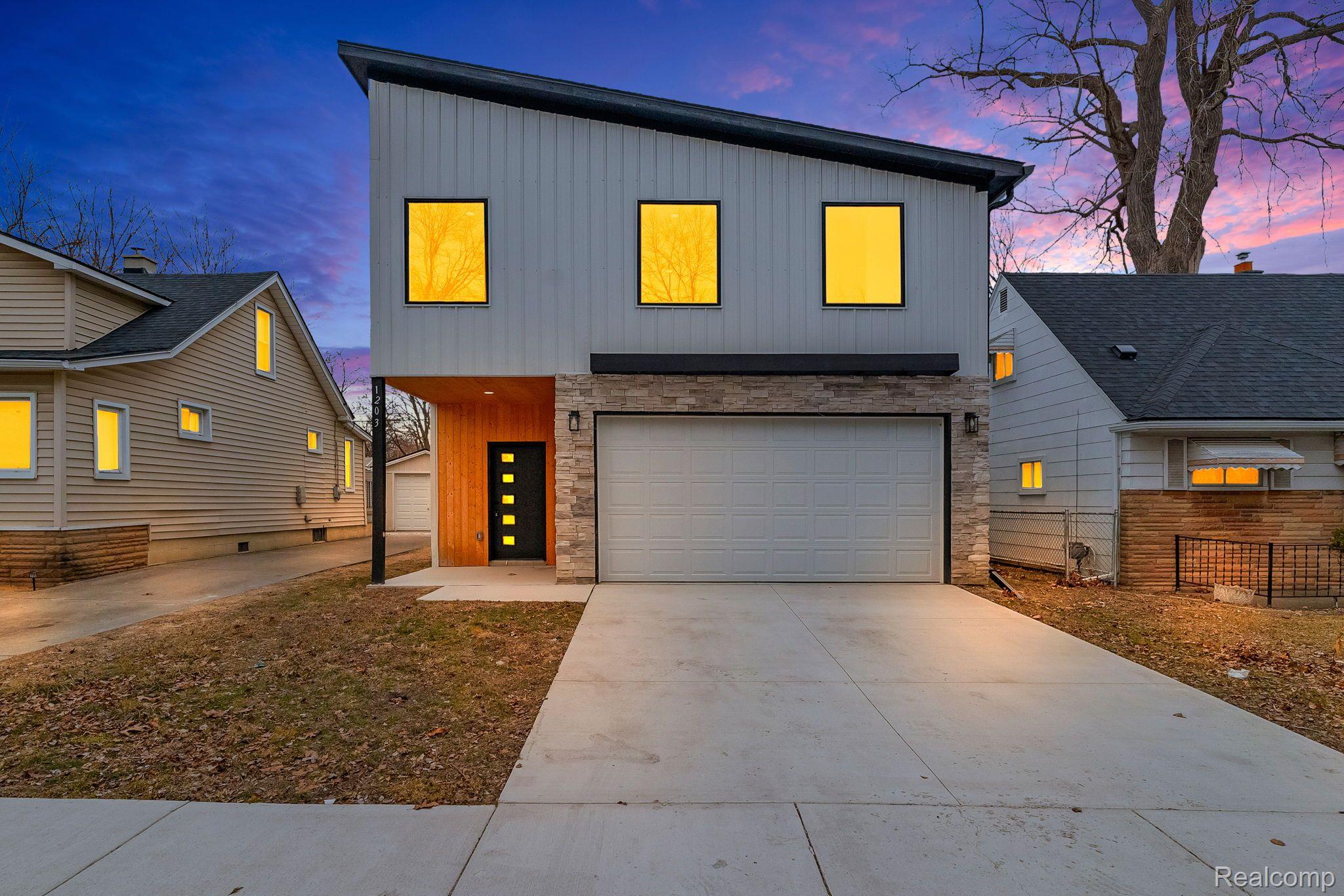 1203 E Evelyn Avenue