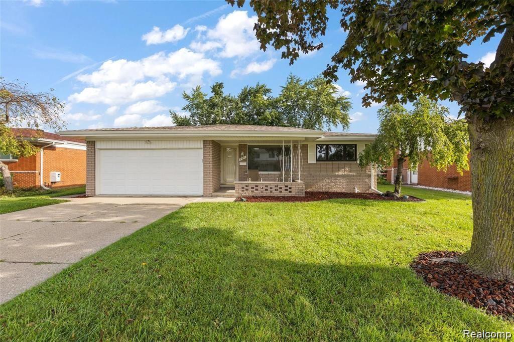 2911 GROVES Drive