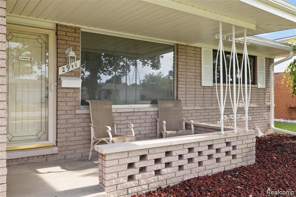2911 GROVES Drive