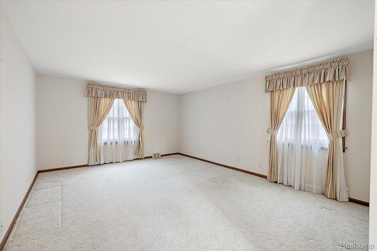 1828 NORTHUMBERLAND Drive