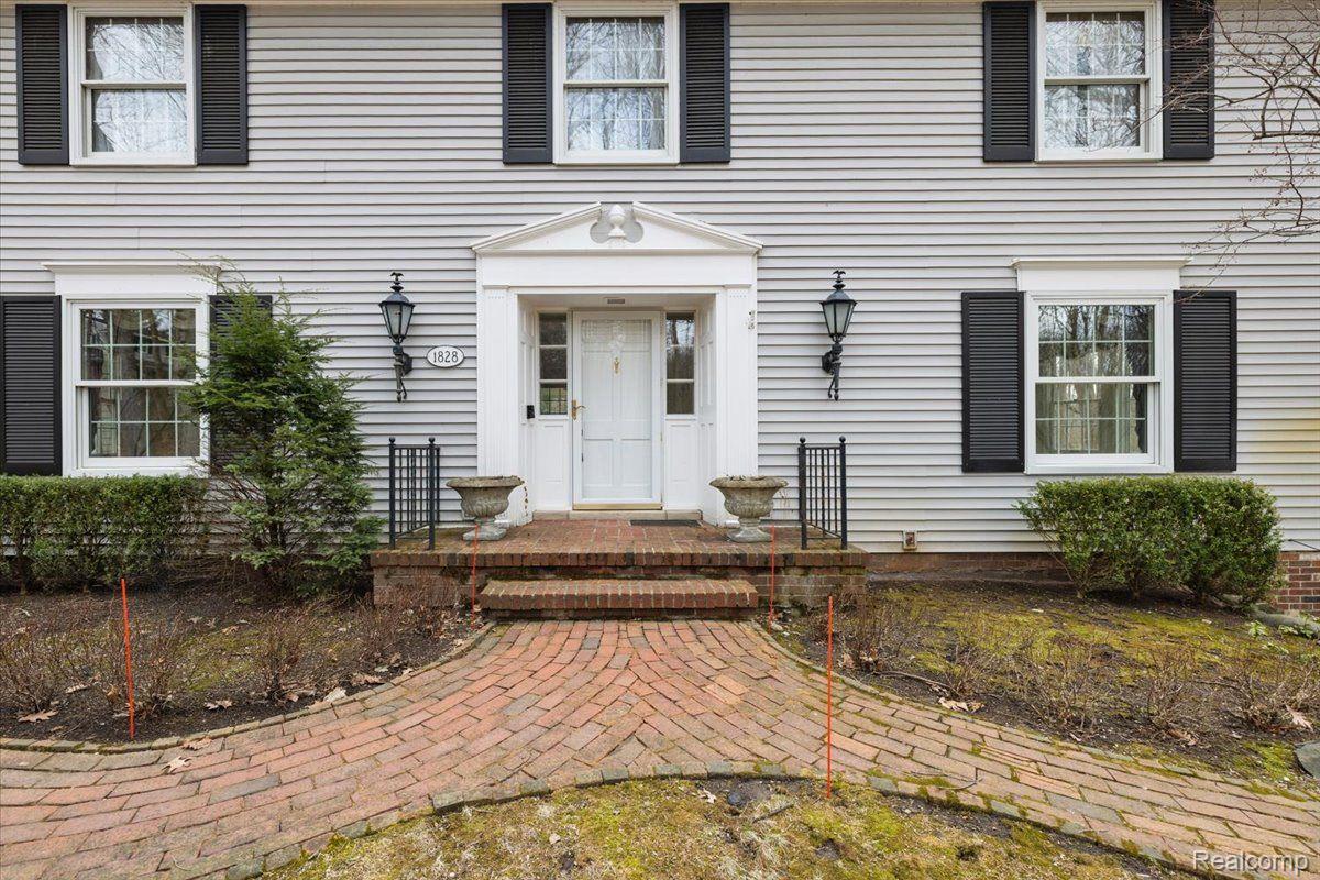 1828 NORTHUMBERLAND Drive