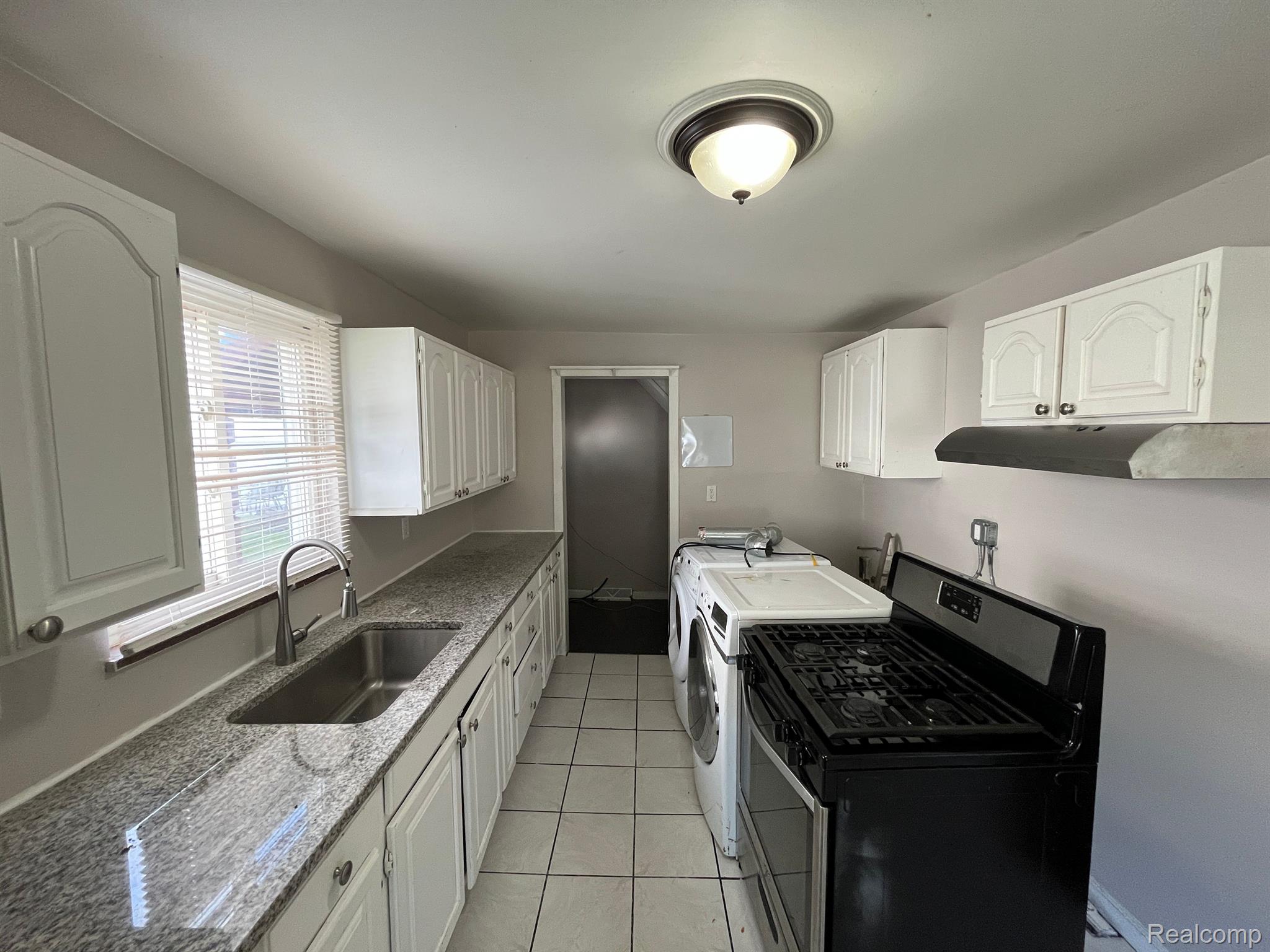 18474 Glenmore