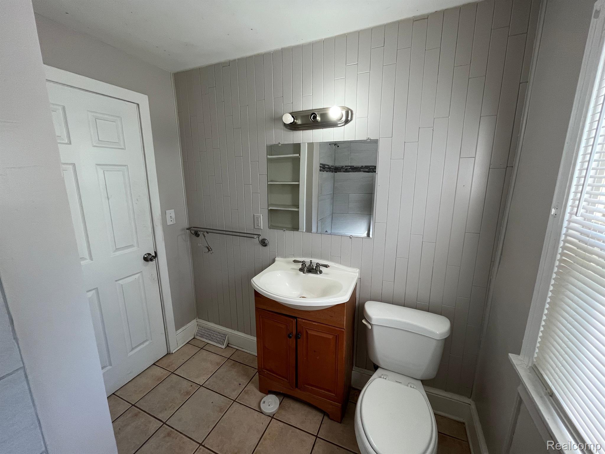 18474 Glenmore