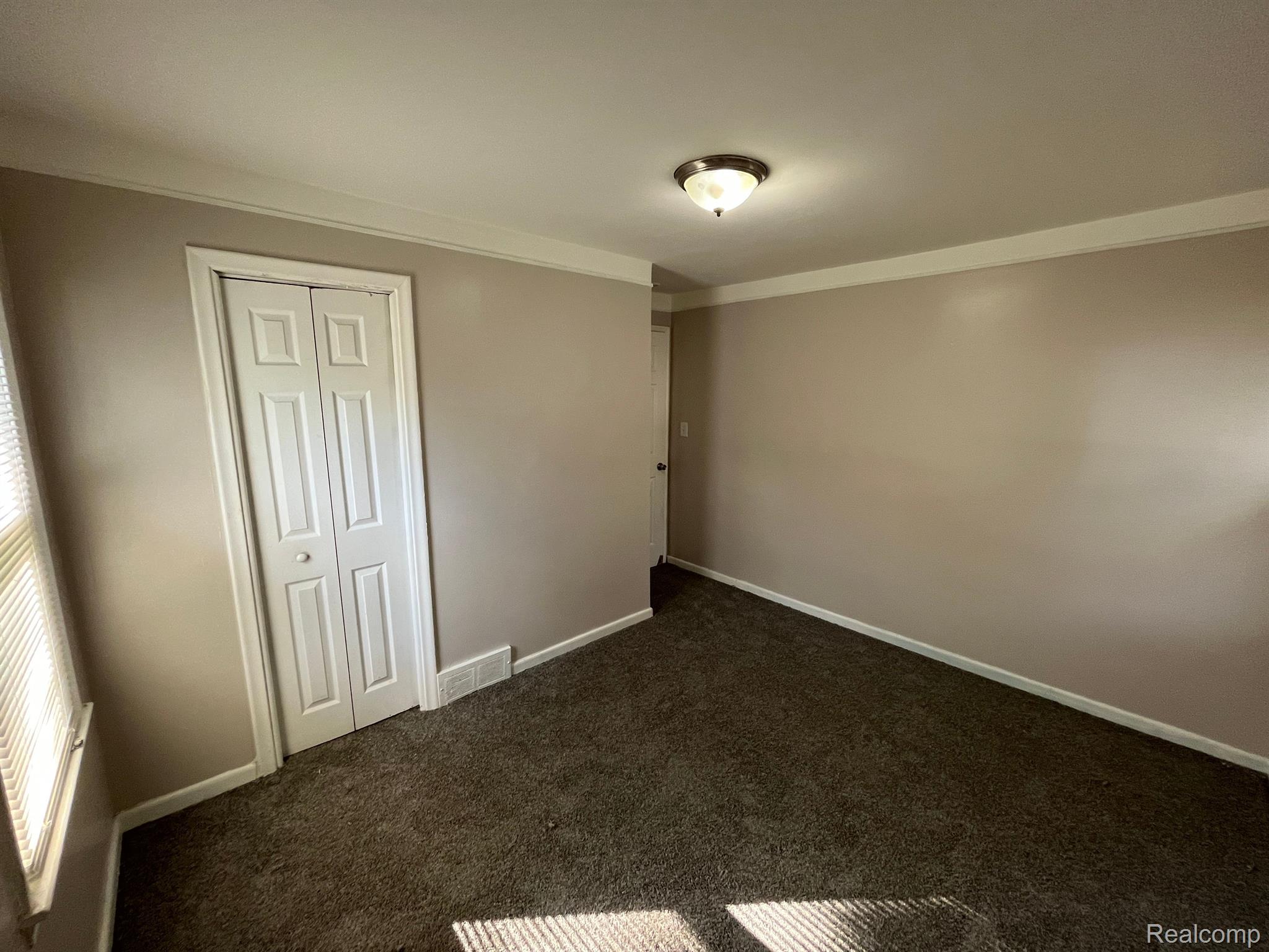 18474 Glenmore