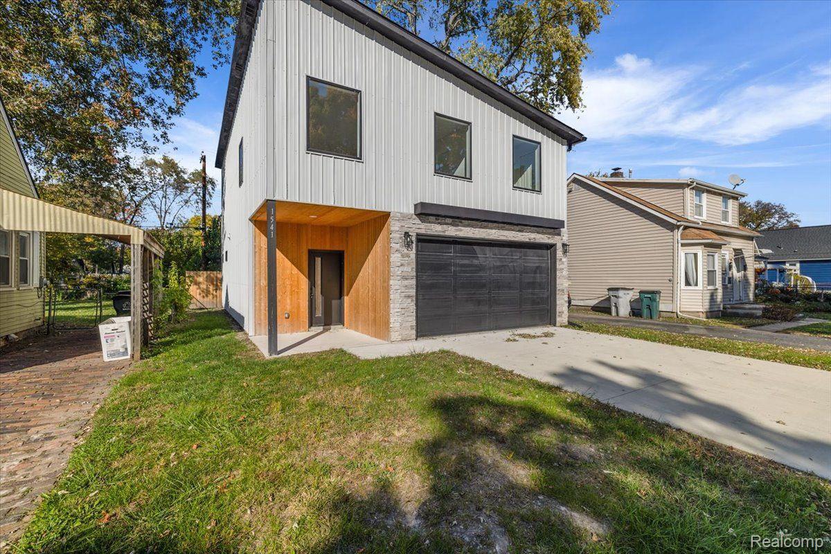 1541 E Madge Avenue