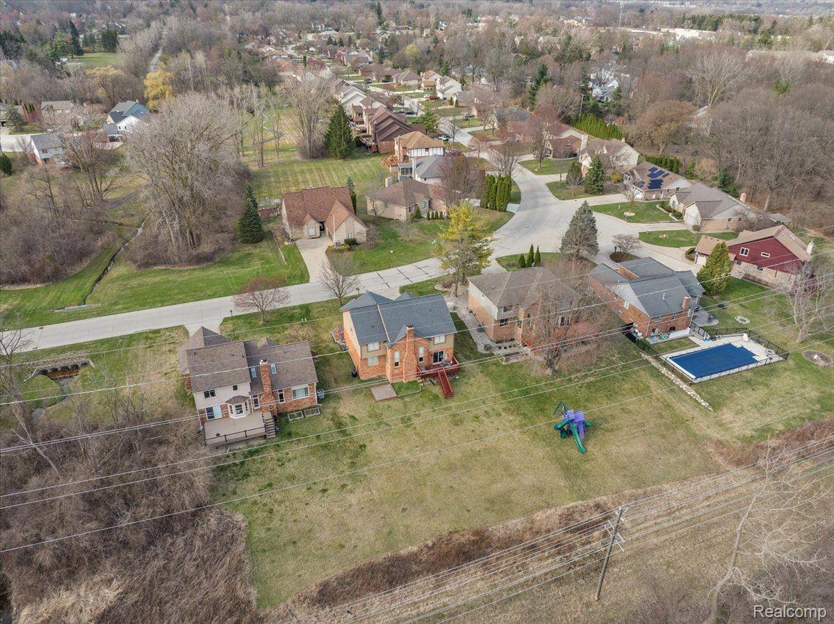 1335 BEMBRIDGE Drive