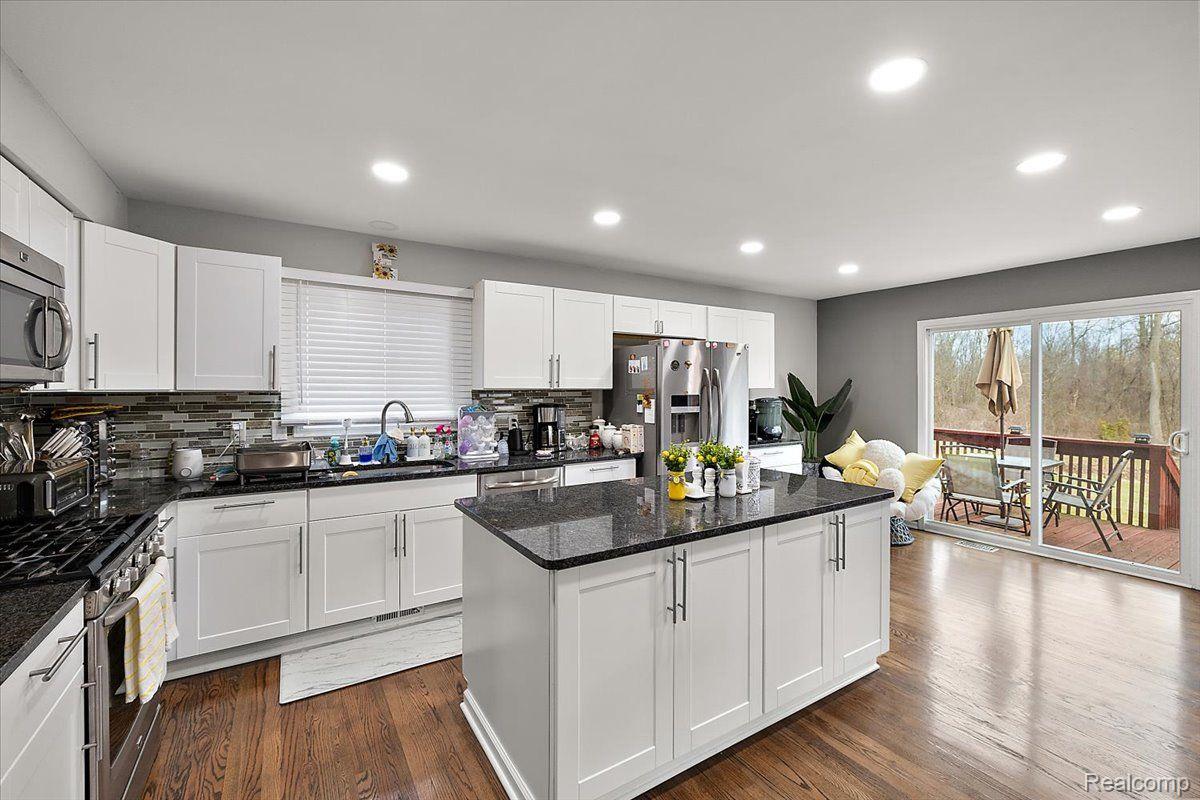 1335 BEMBRIDGE Drive