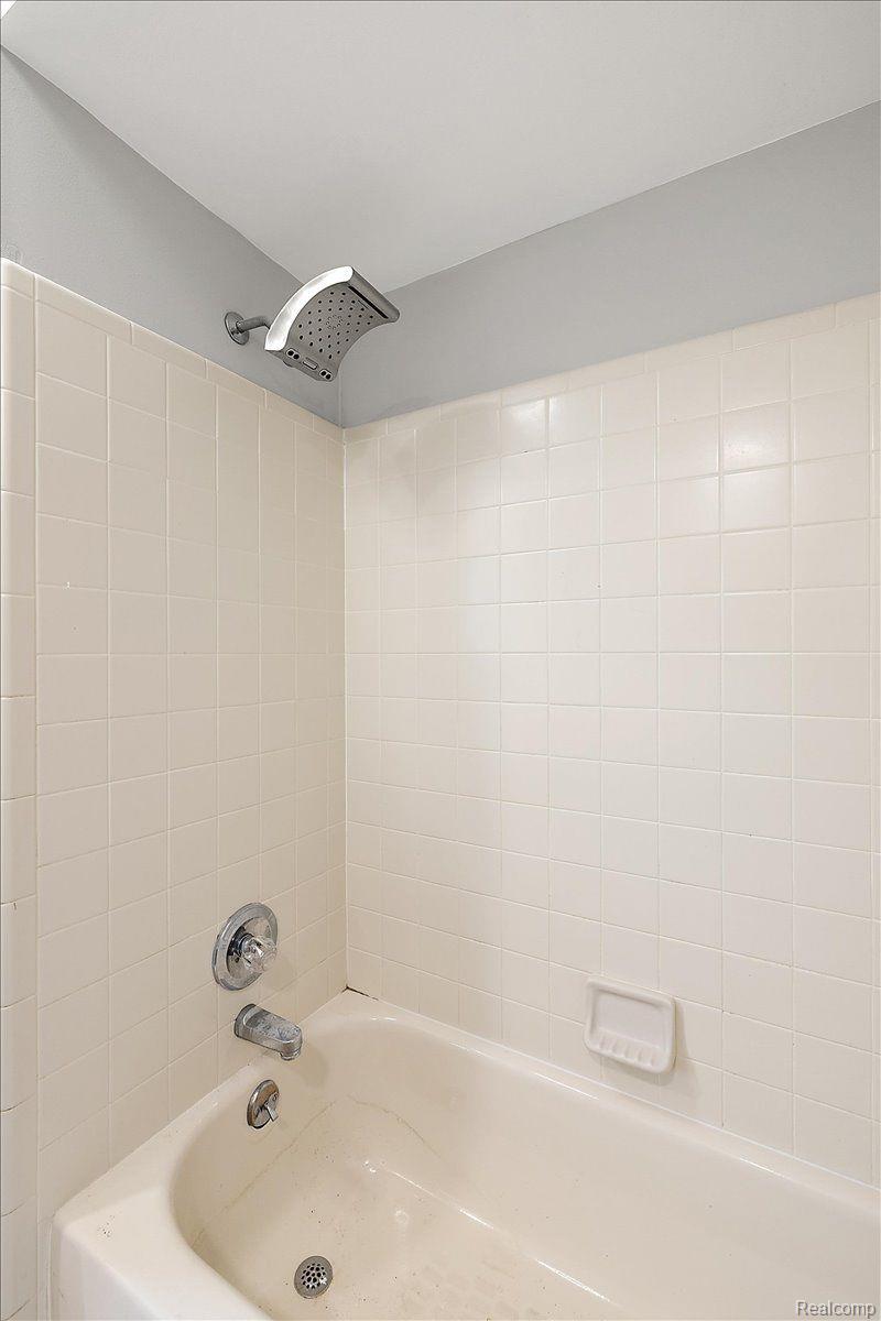 1335 BEMBRIDGE Drive