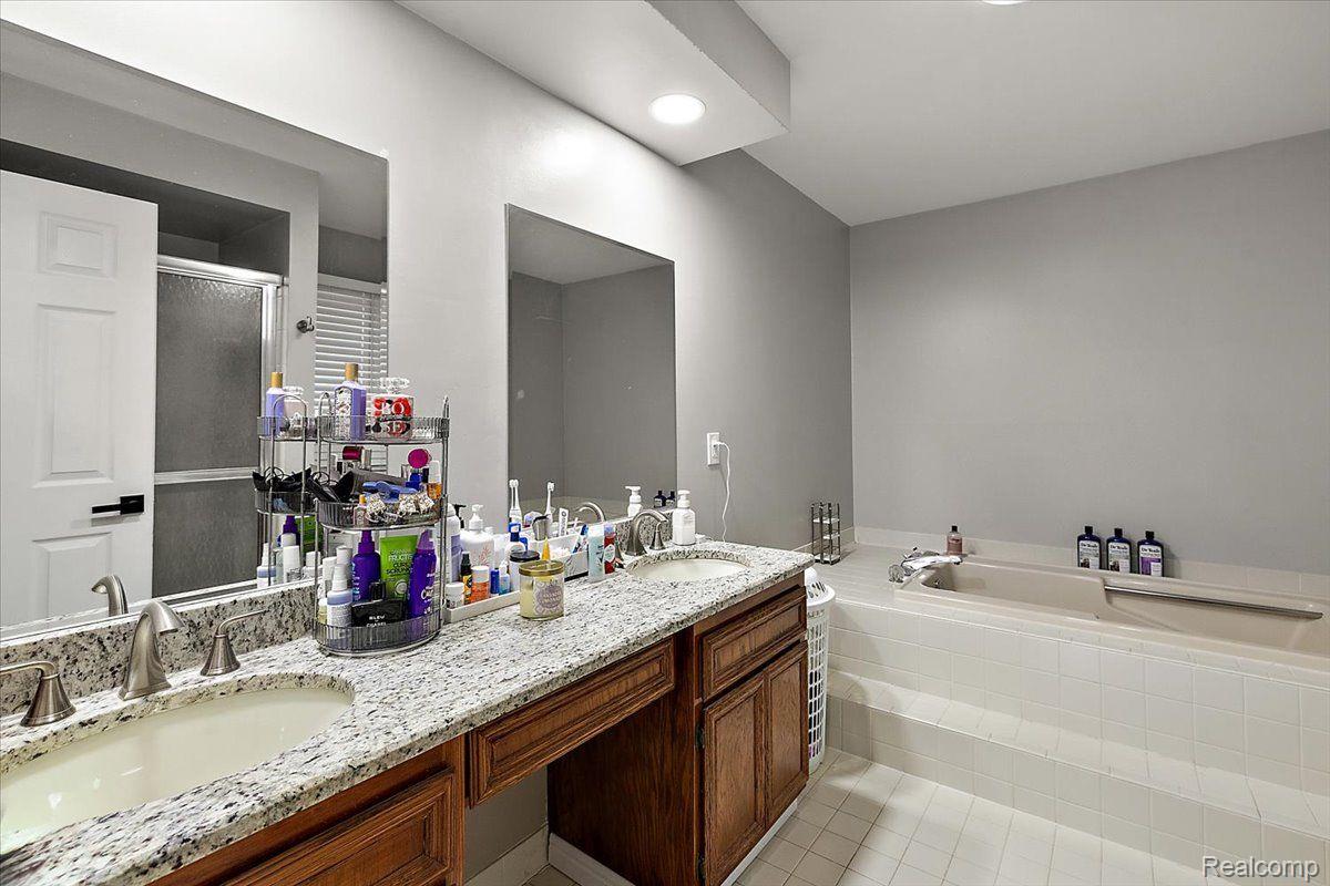 1335 BEMBRIDGE Drive