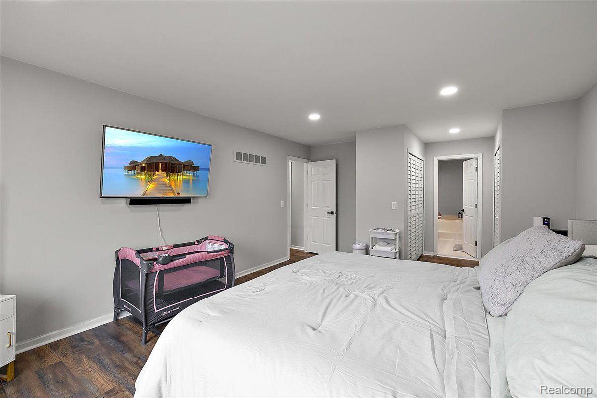 1335 BEMBRIDGE Drive