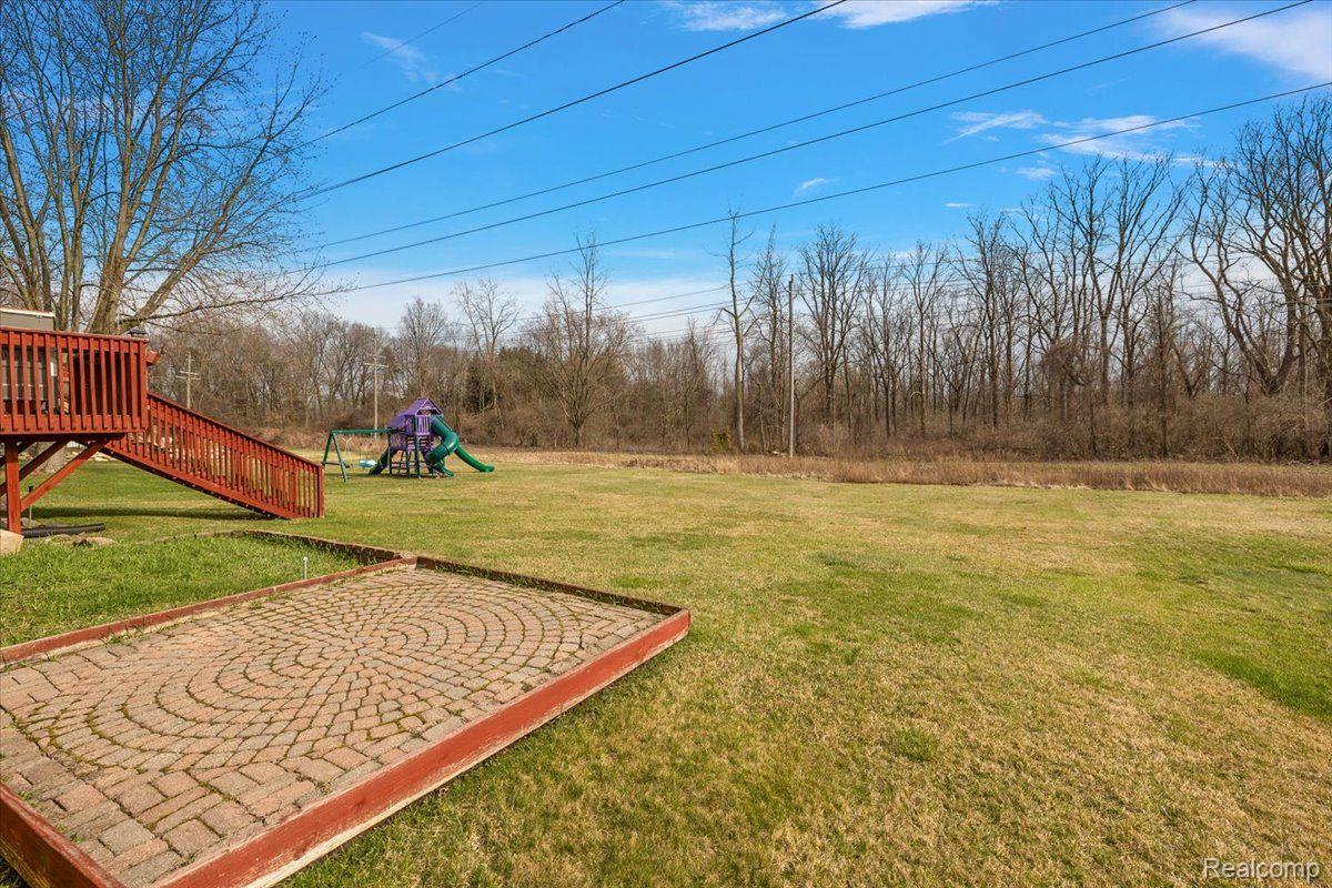 1335 BEMBRIDGE Drive