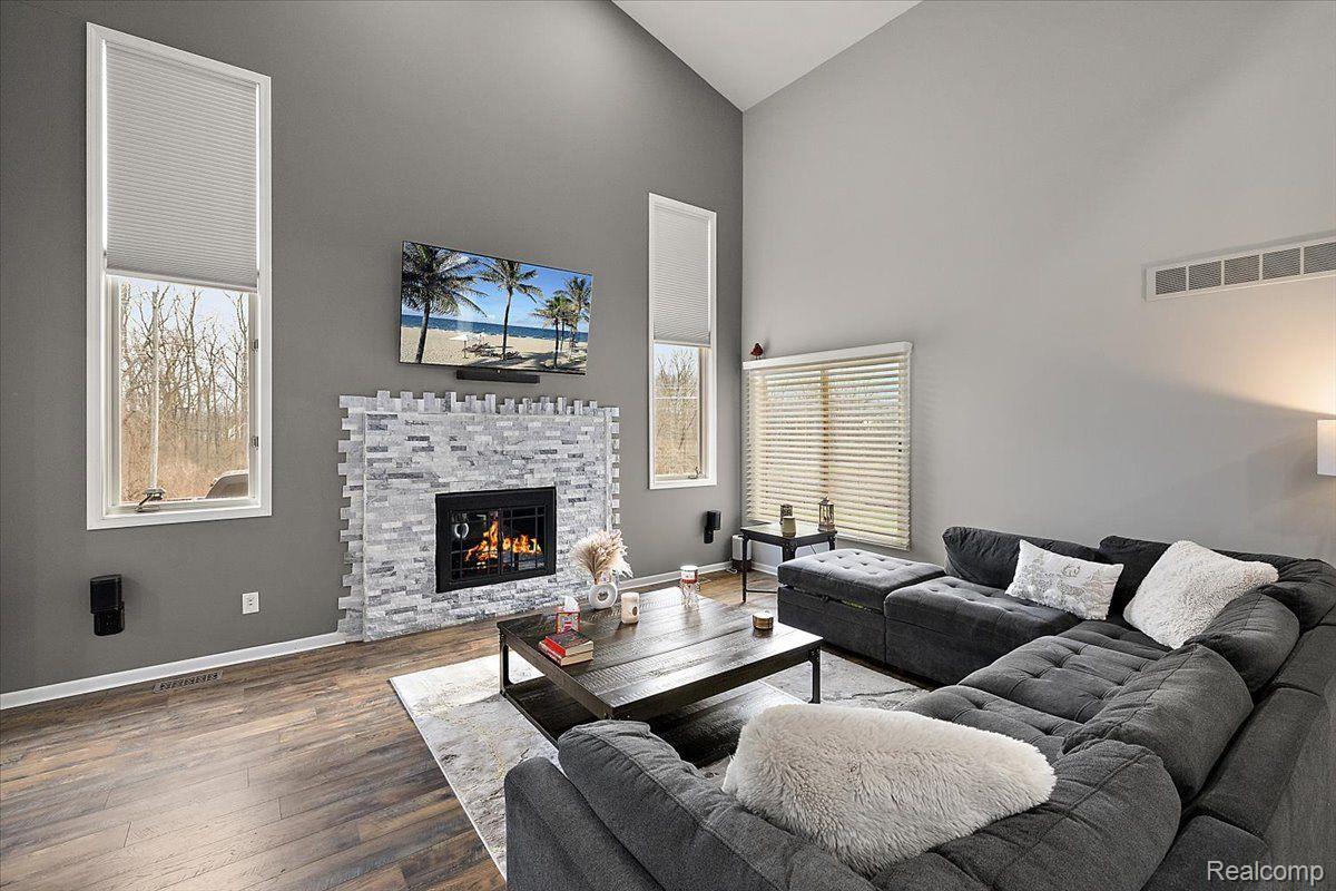 1335 BEMBRIDGE Drive