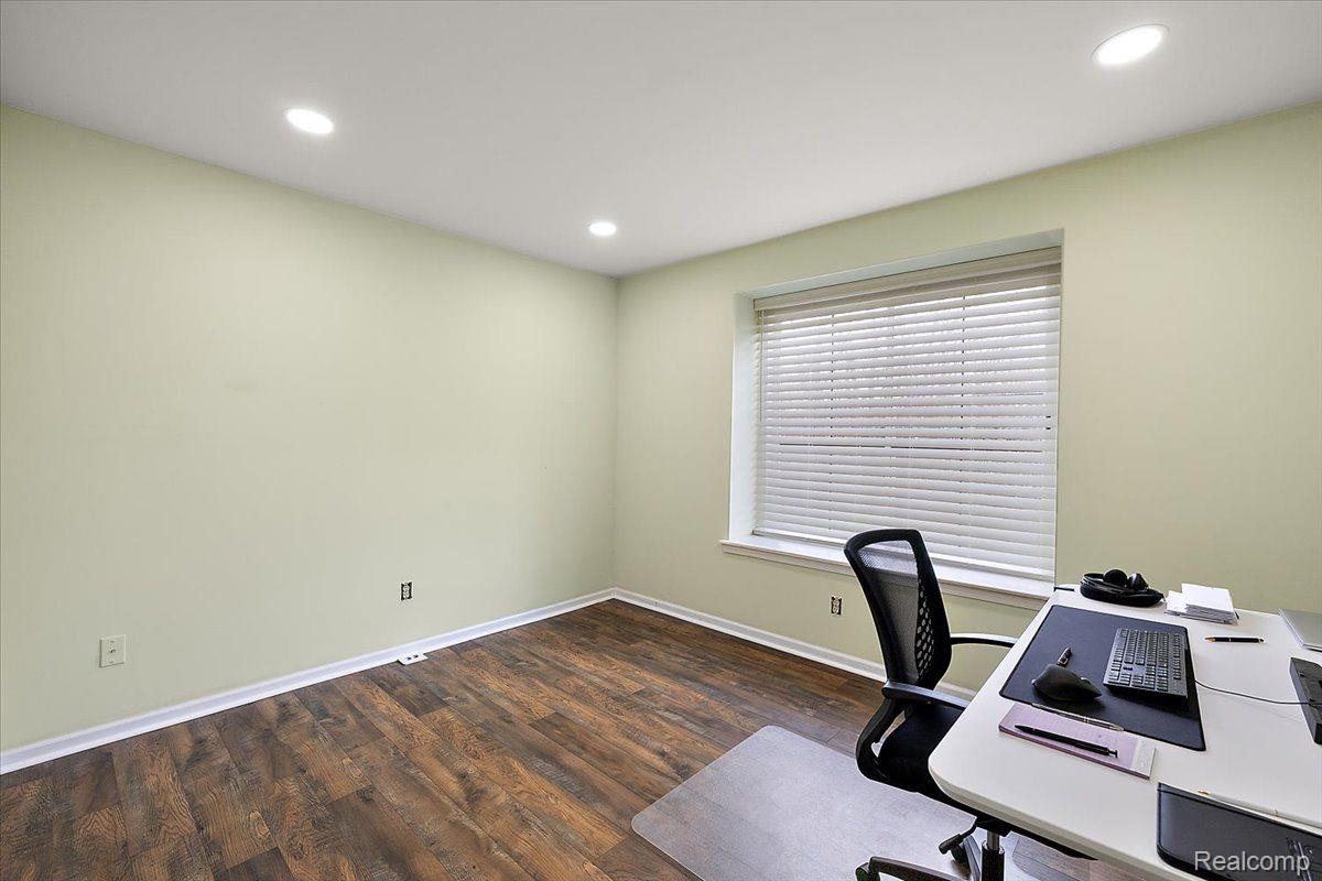 1335 BEMBRIDGE Drive