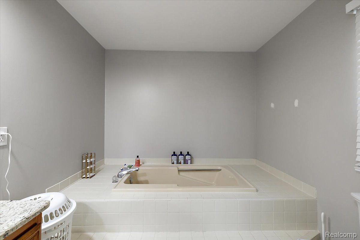 1335 BEMBRIDGE Drive