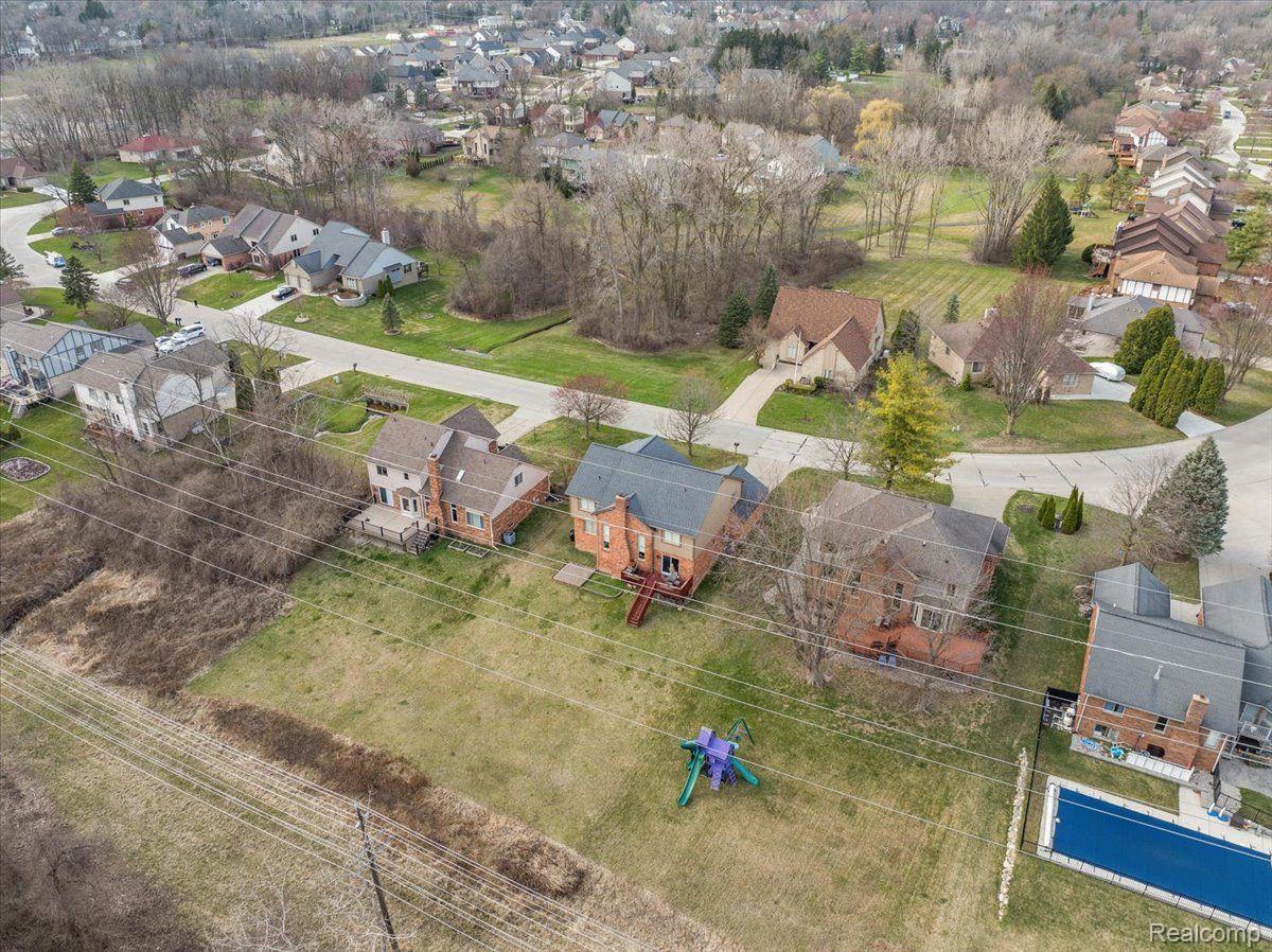 1335 BEMBRIDGE Drive