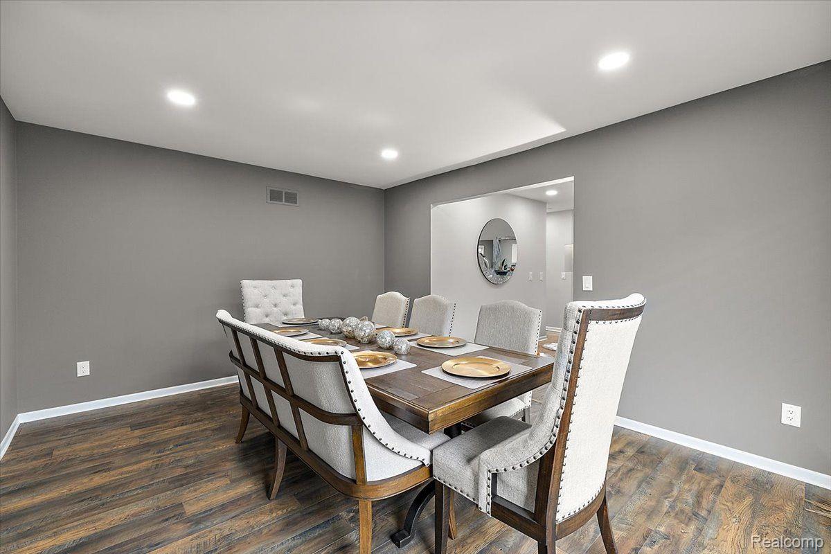 1335 BEMBRIDGE Drive