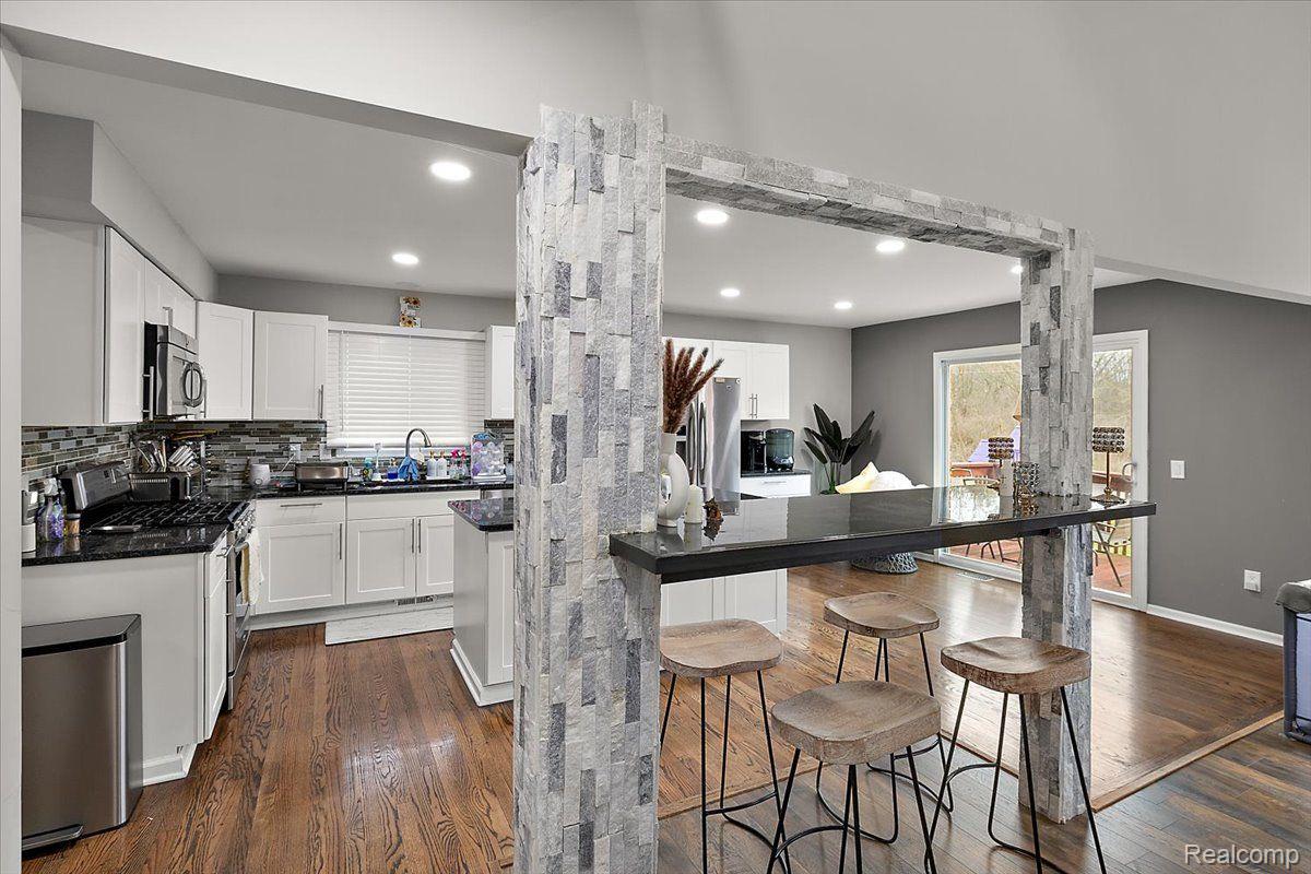 1335 BEMBRIDGE Drive