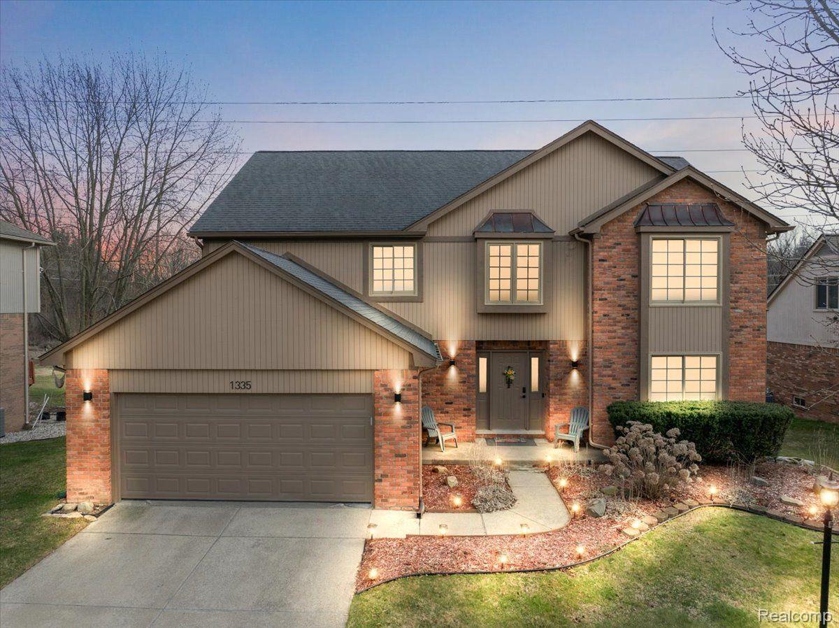 1335 BEMBRIDGE Drive