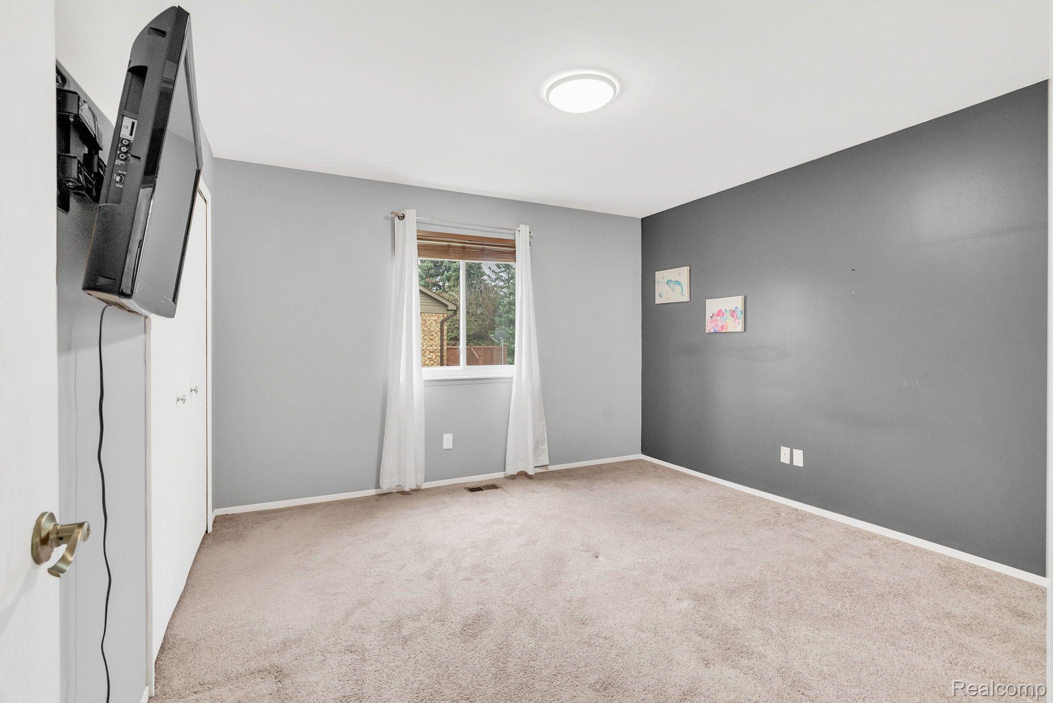 37231 GLENBROOK Drive