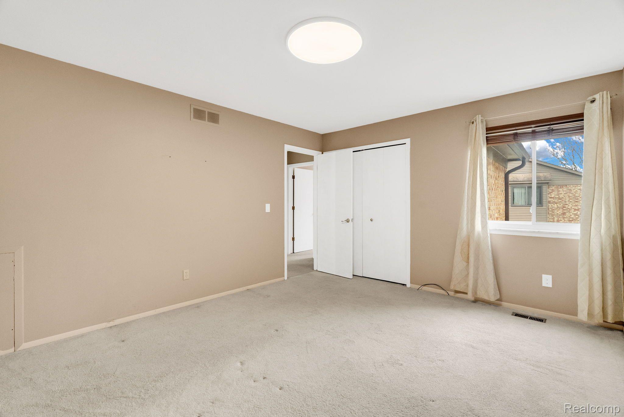 37231 GLENBROOK Drive