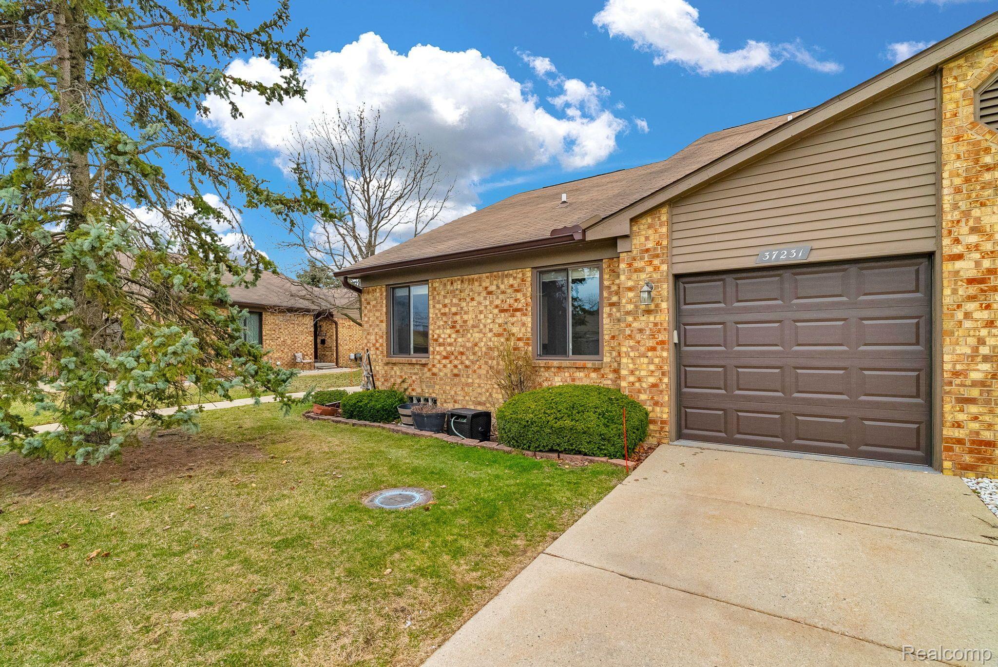 37231 GLENBROOK Drive