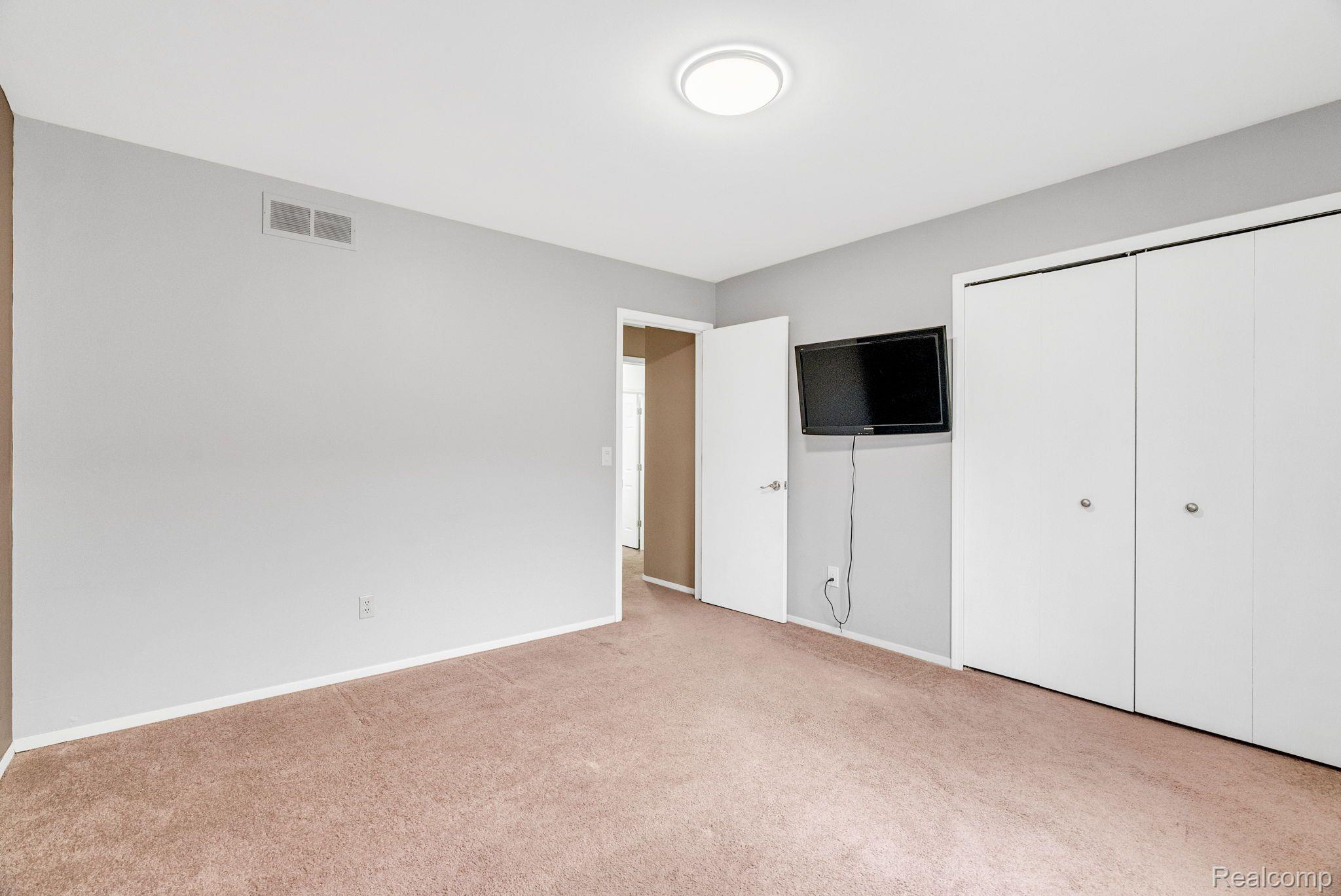 37231 GLENBROOK Drive