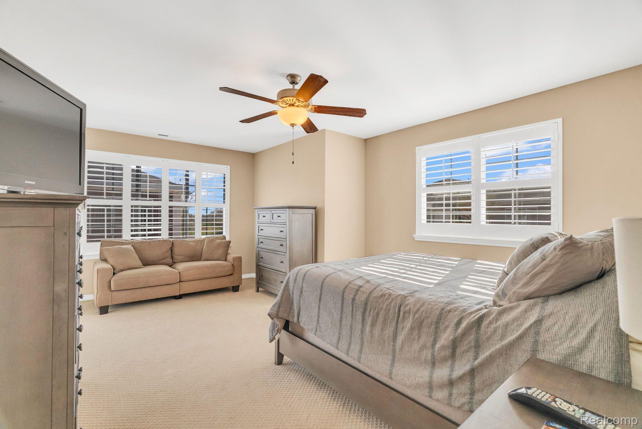 6985 BOULDER POINTE Drive