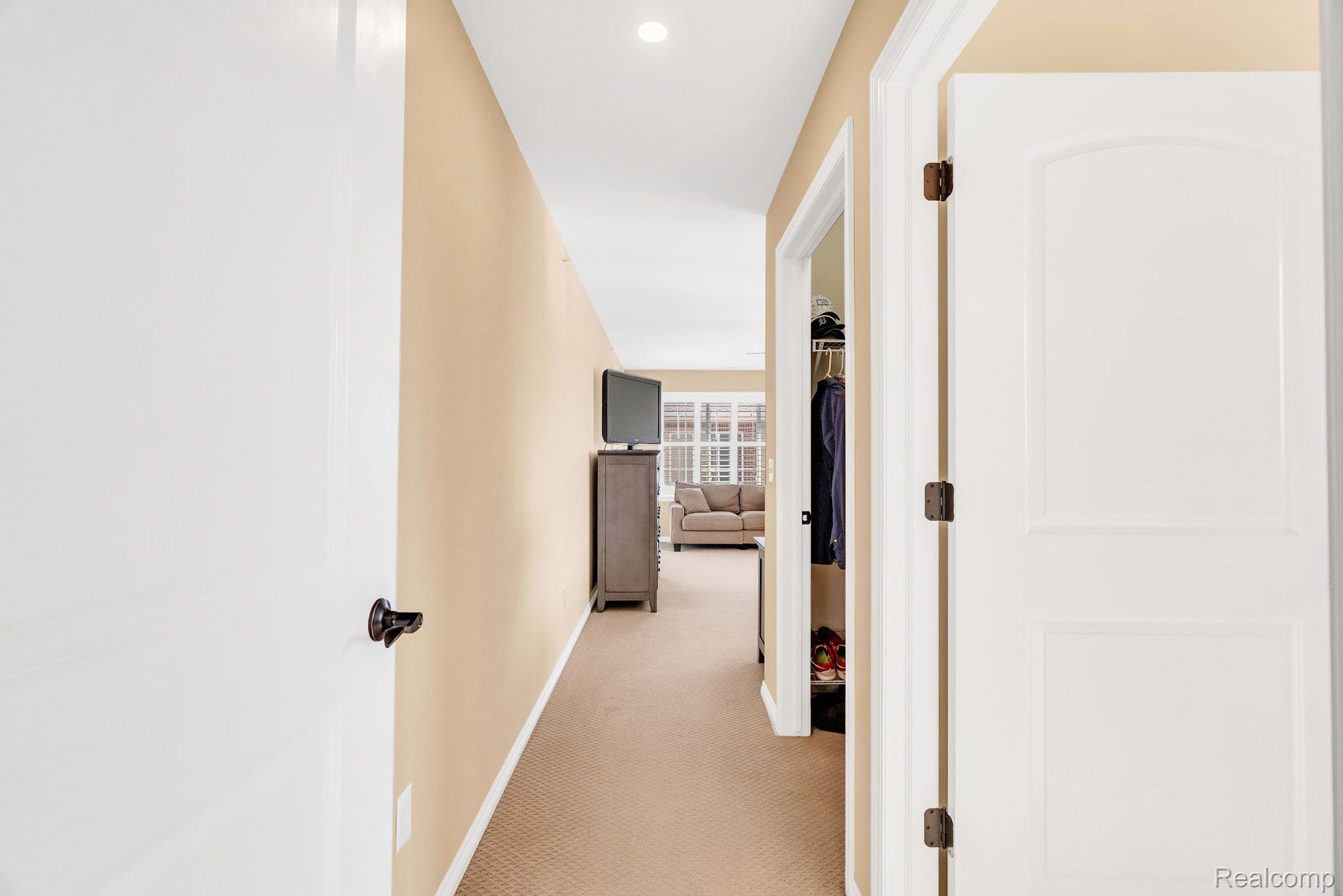 6985 BOULDER POINTE Drive