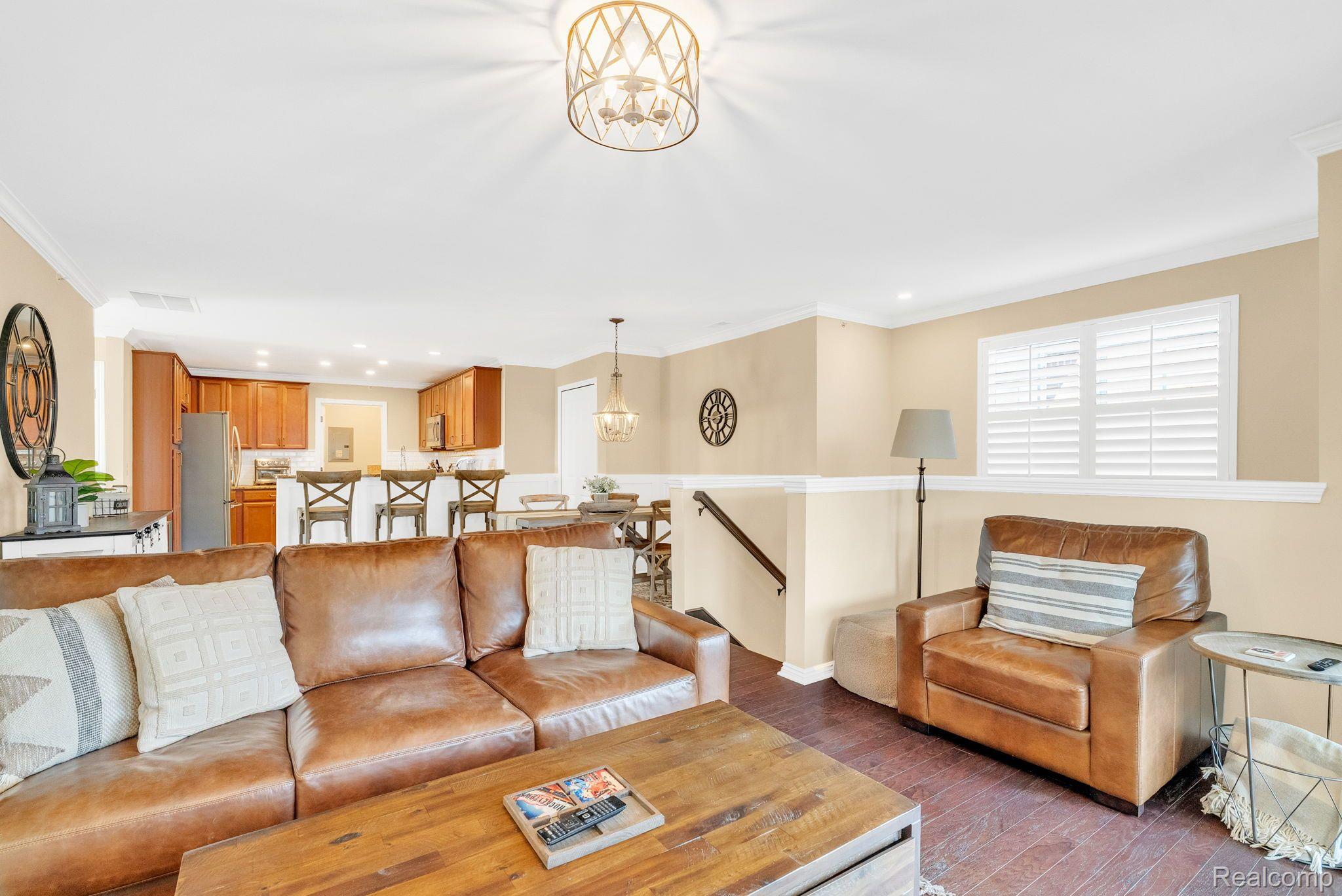 6985 BOULDER POINTE Drive