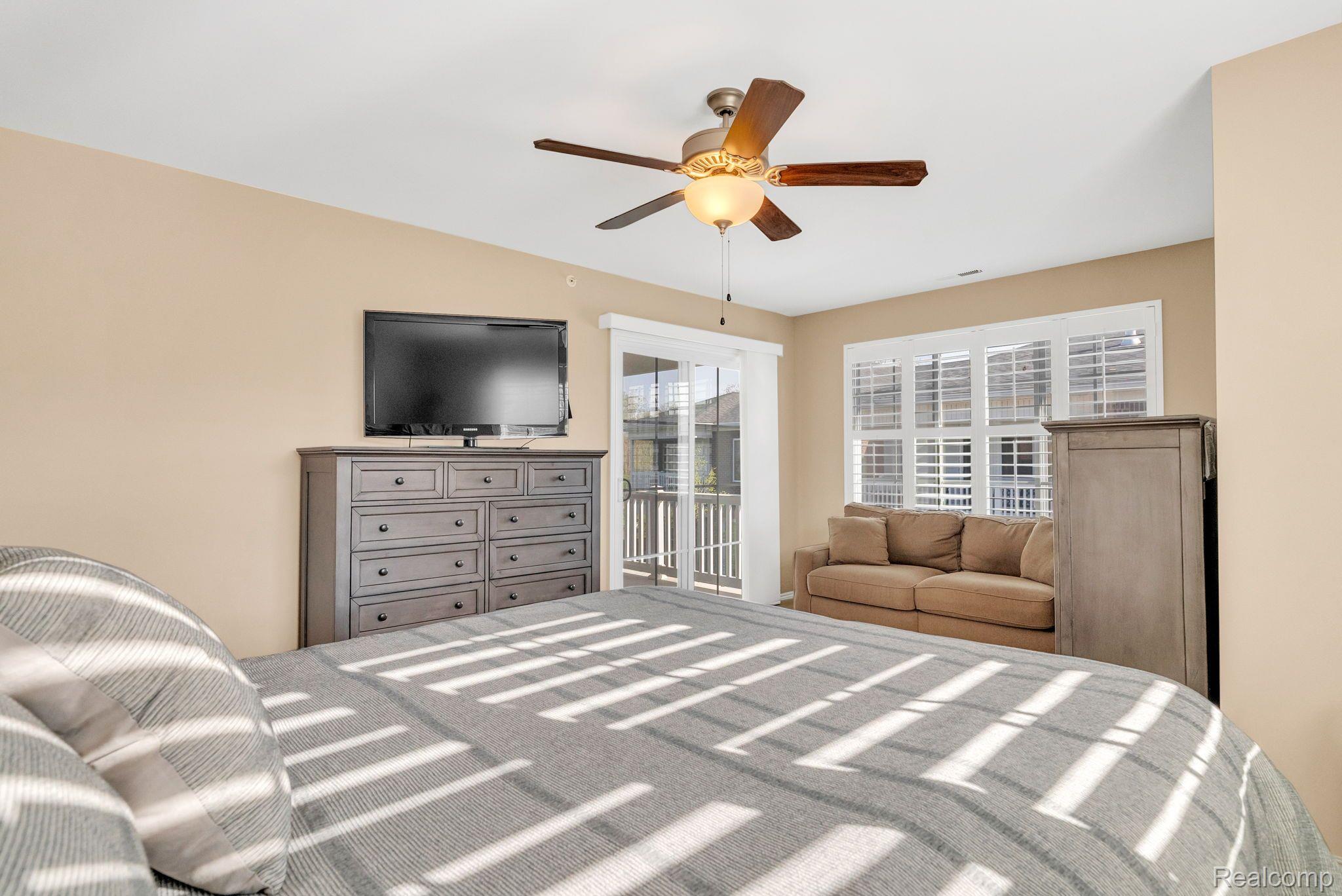 6985 BOULDER POINTE Drive