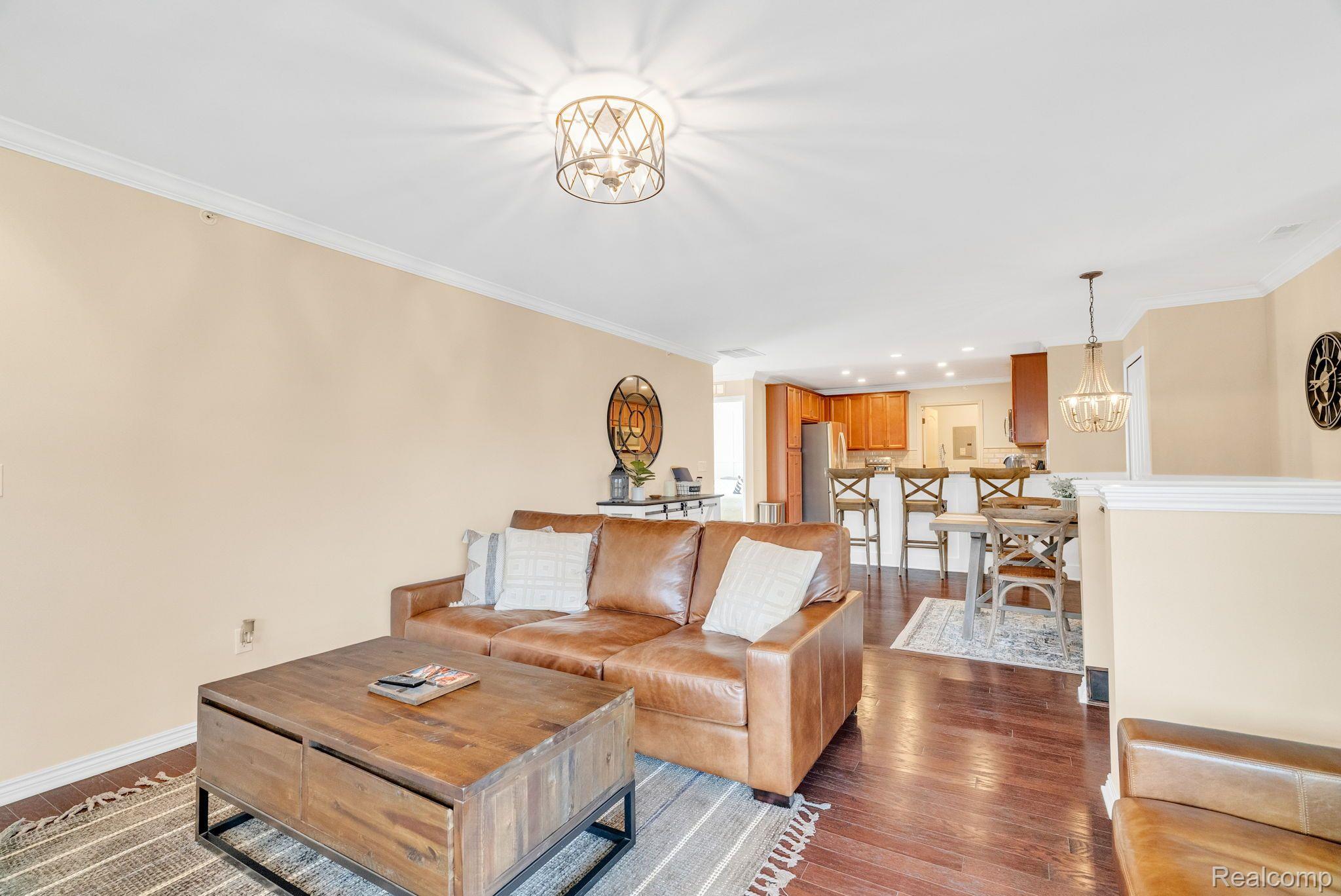 6985 BOULDER POINTE Drive