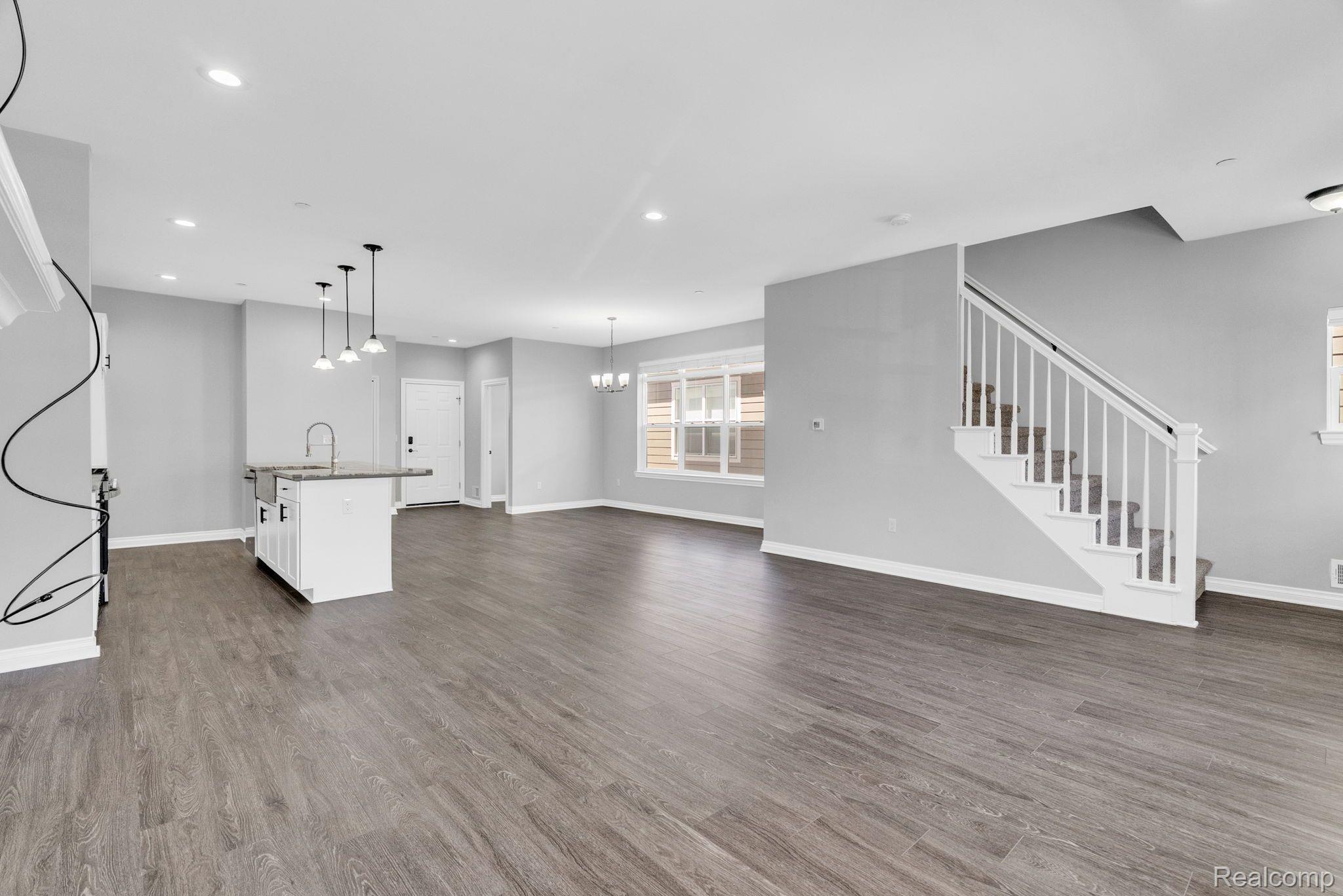 171 JOTHAM Avenue