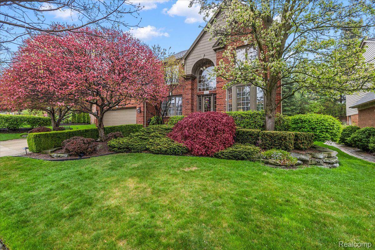 244 GLENMOOR Drive
