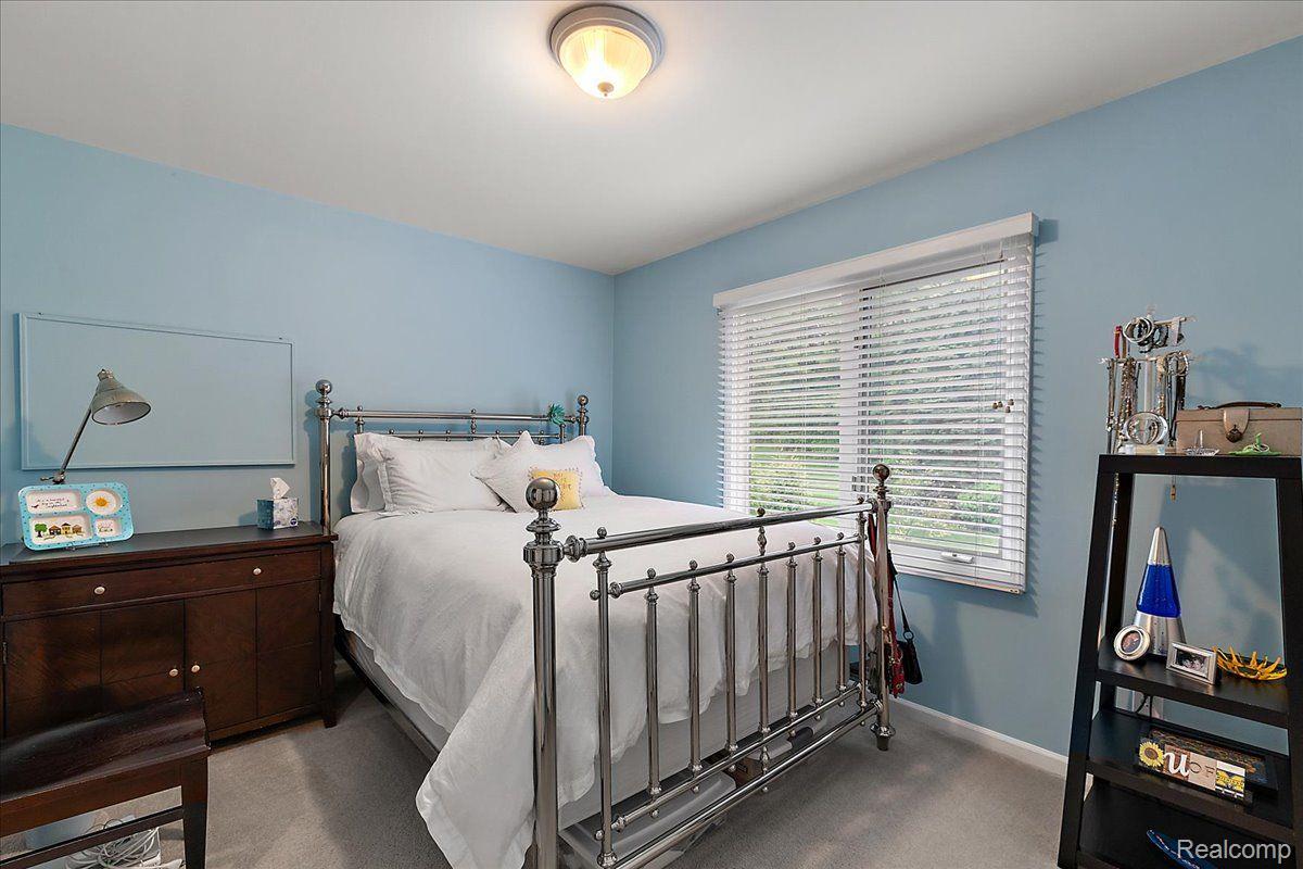 244 GLENMOOR Drive