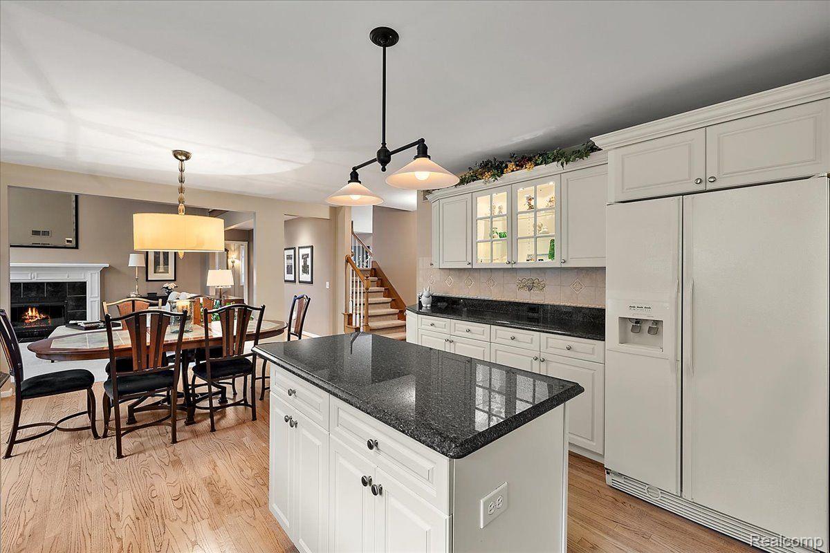 244 GLENMOOR Drive