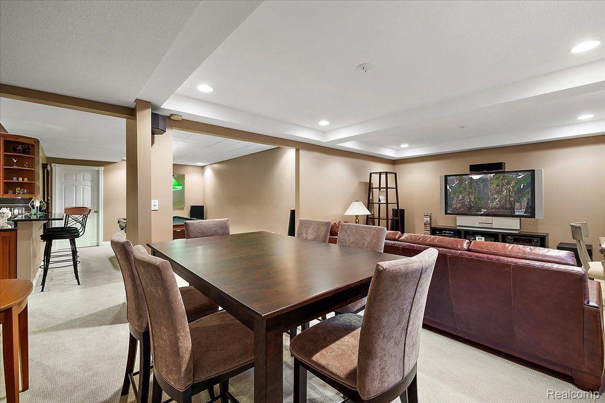 244 GLENMOOR Drive