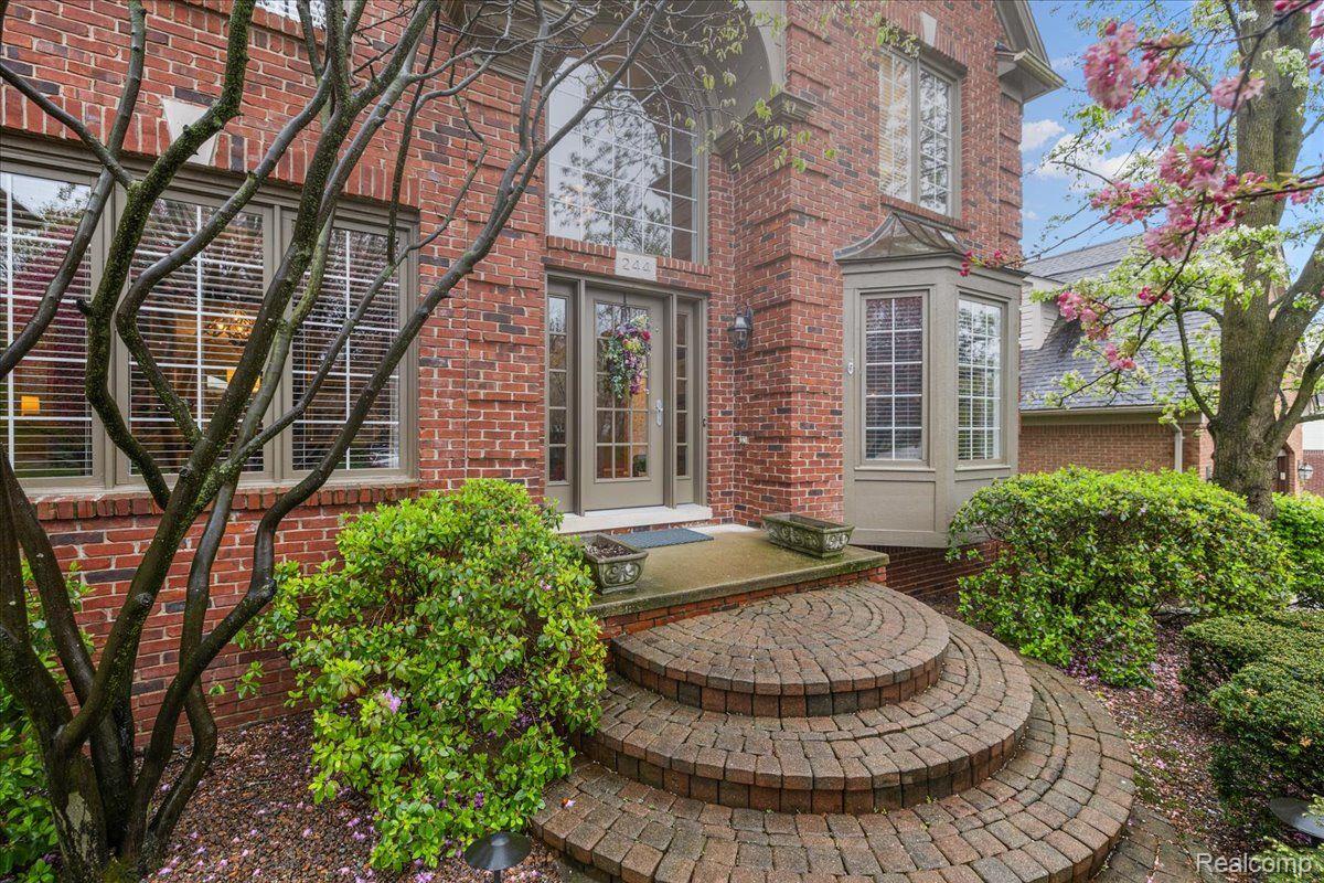 244 GLENMOOR Drive