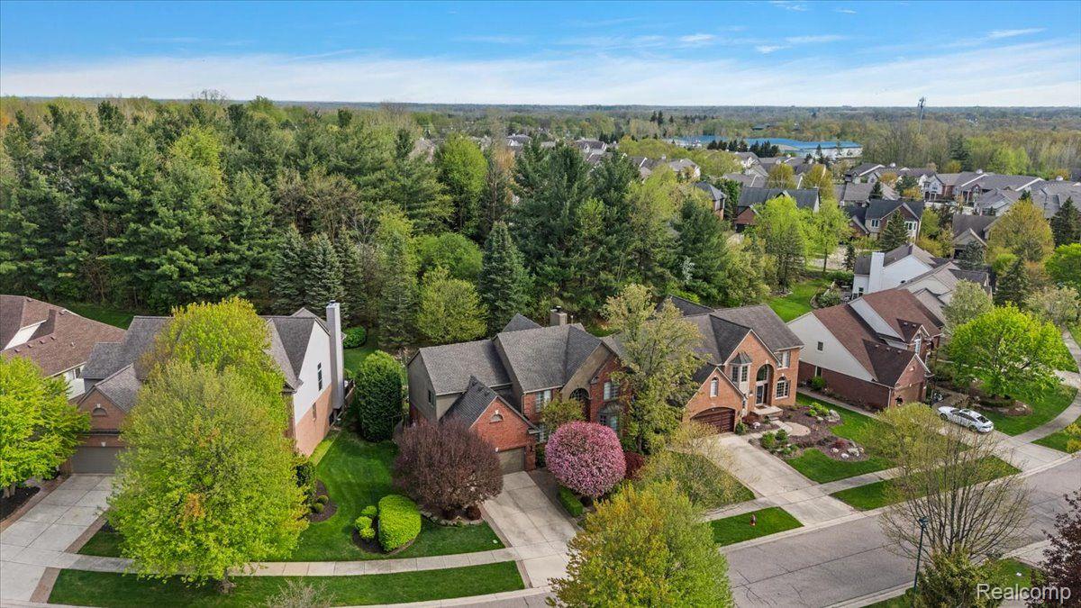244 GLENMOOR Drive