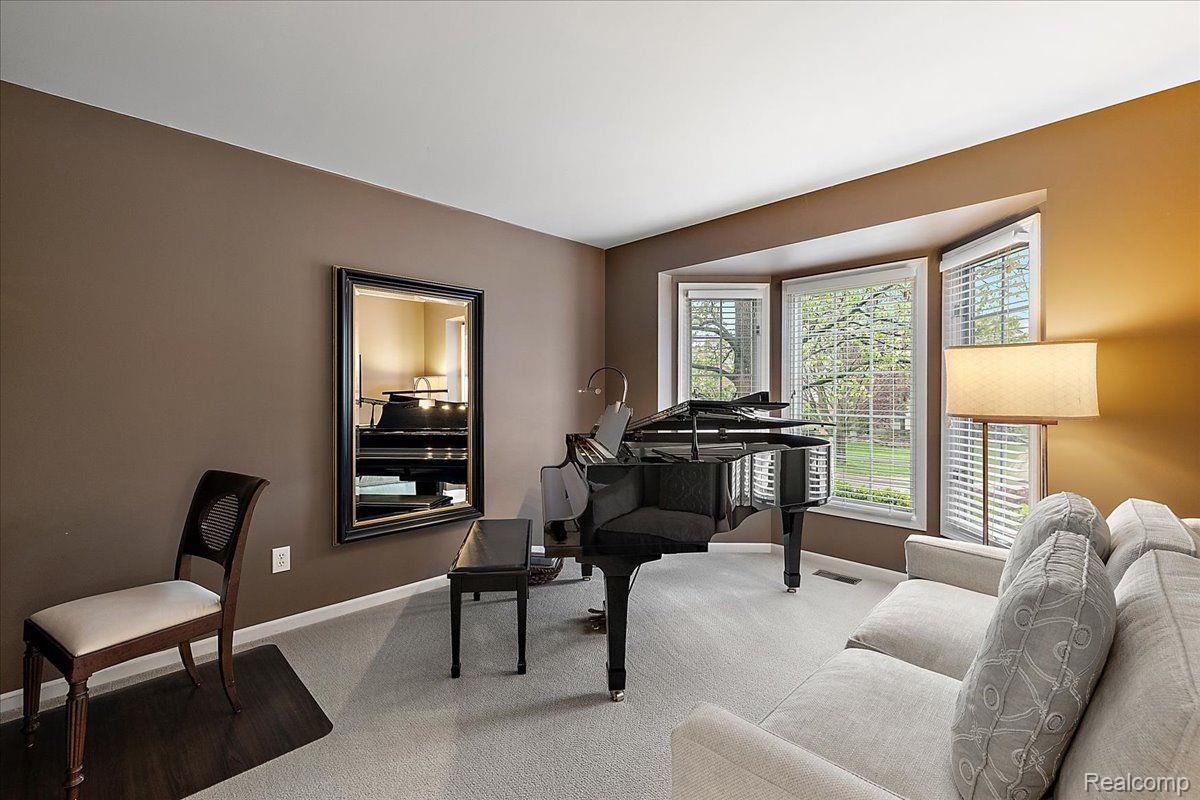 244 GLENMOOR Drive