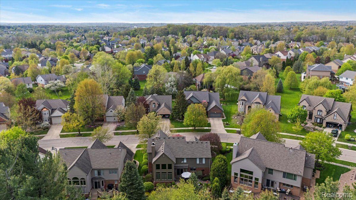 244 GLENMOOR Drive