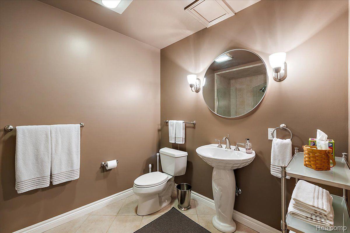 244 GLENMOOR Drive