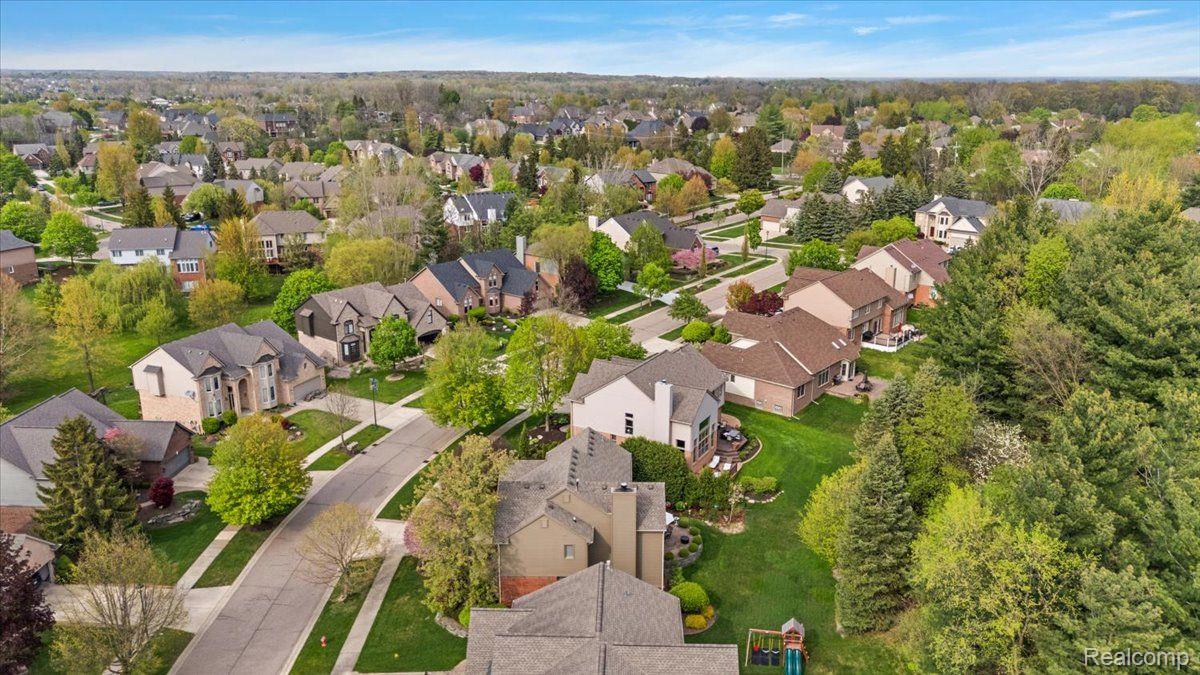 244 GLENMOOR Drive
