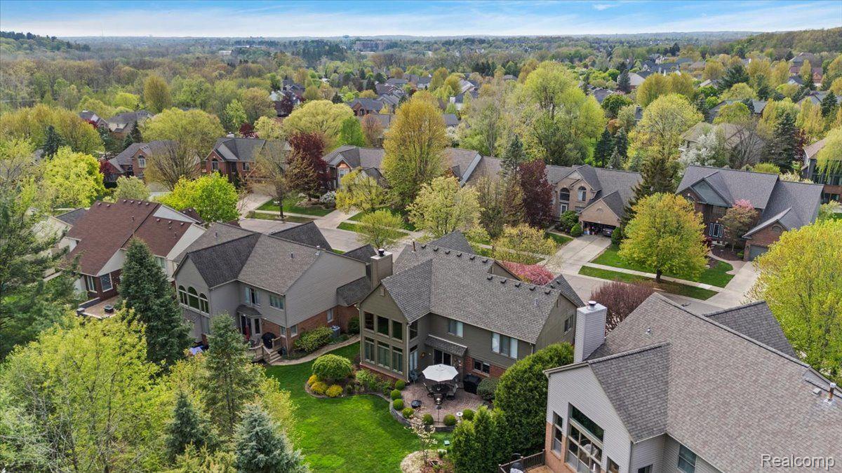 244 GLENMOOR Drive